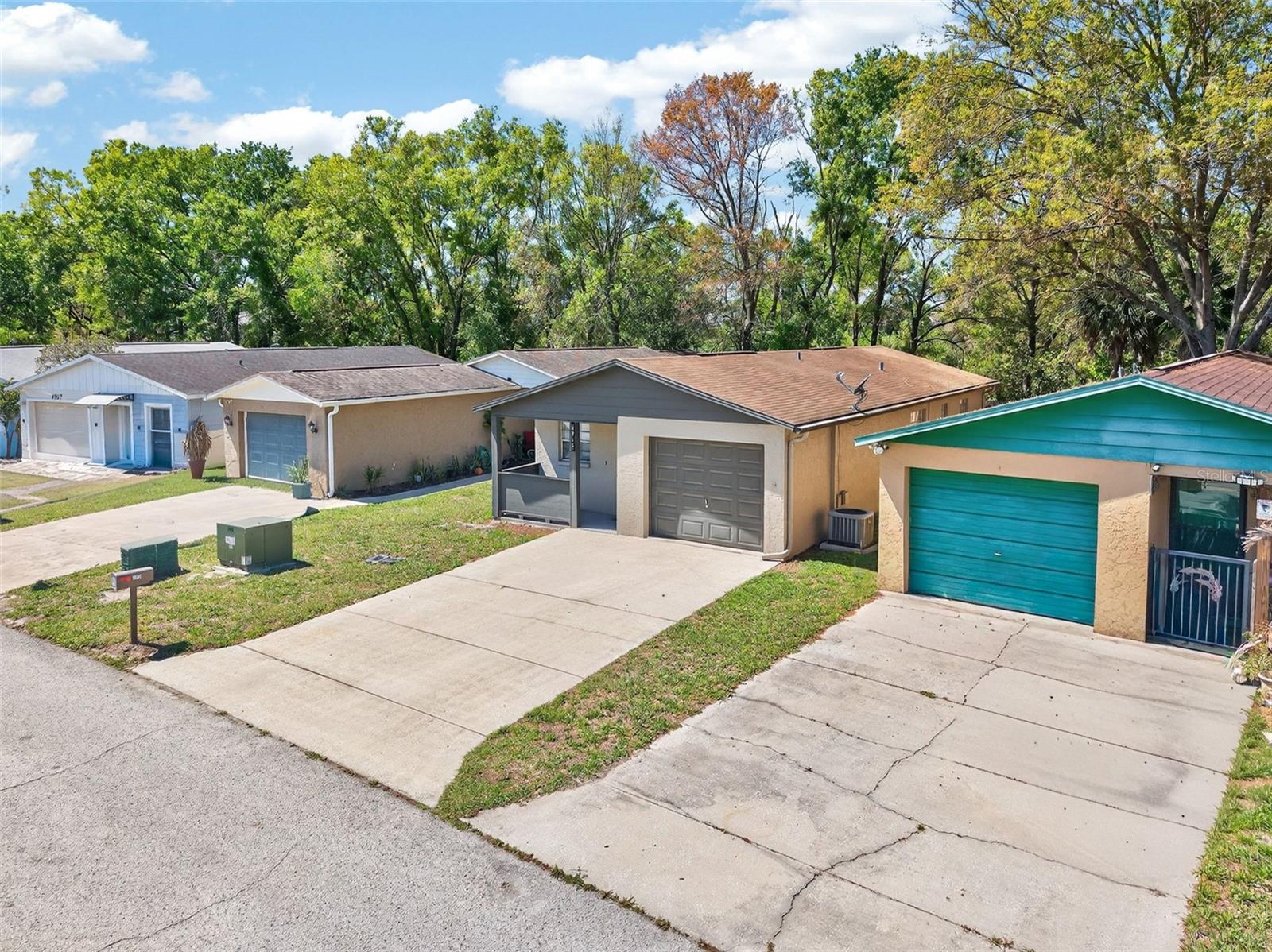 Listing photo id 3 for 4915 Billy Direct Lane