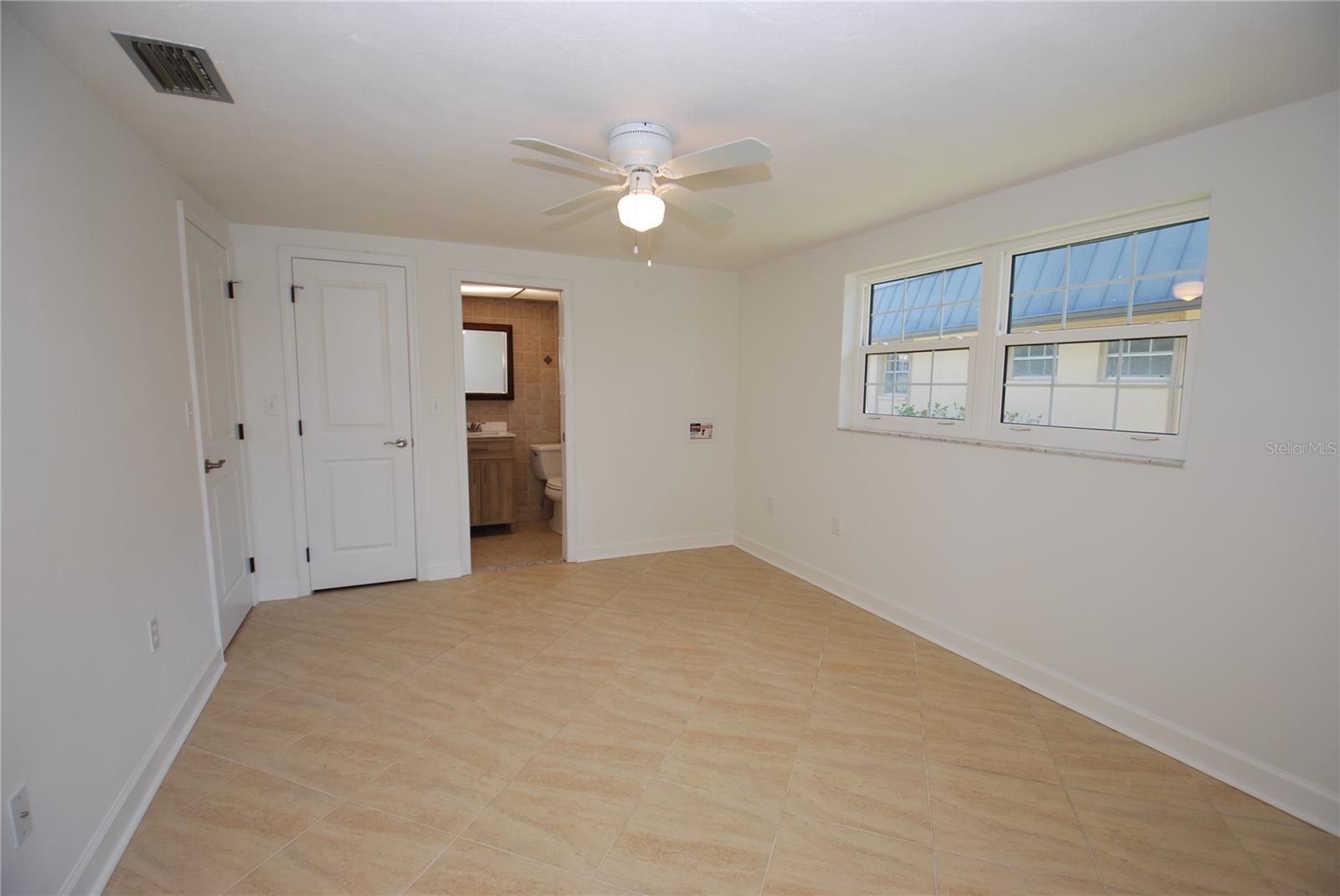 Image 16 of 21 For 4136 Stratford Drive 4136