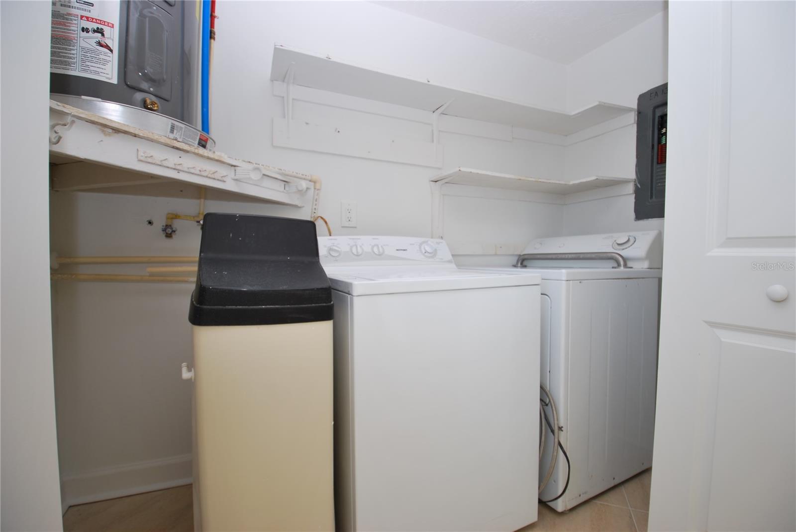 Image 19 of 21 For 4136 Stratford Drive 4136