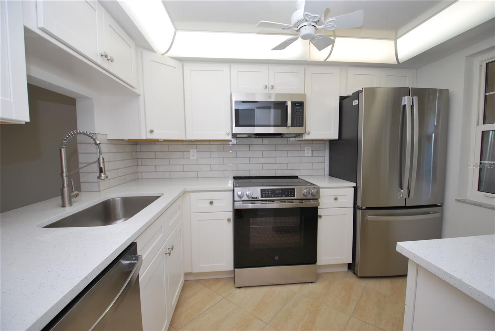 Image 5 of 21 For 4136 Stratford Drive 4136