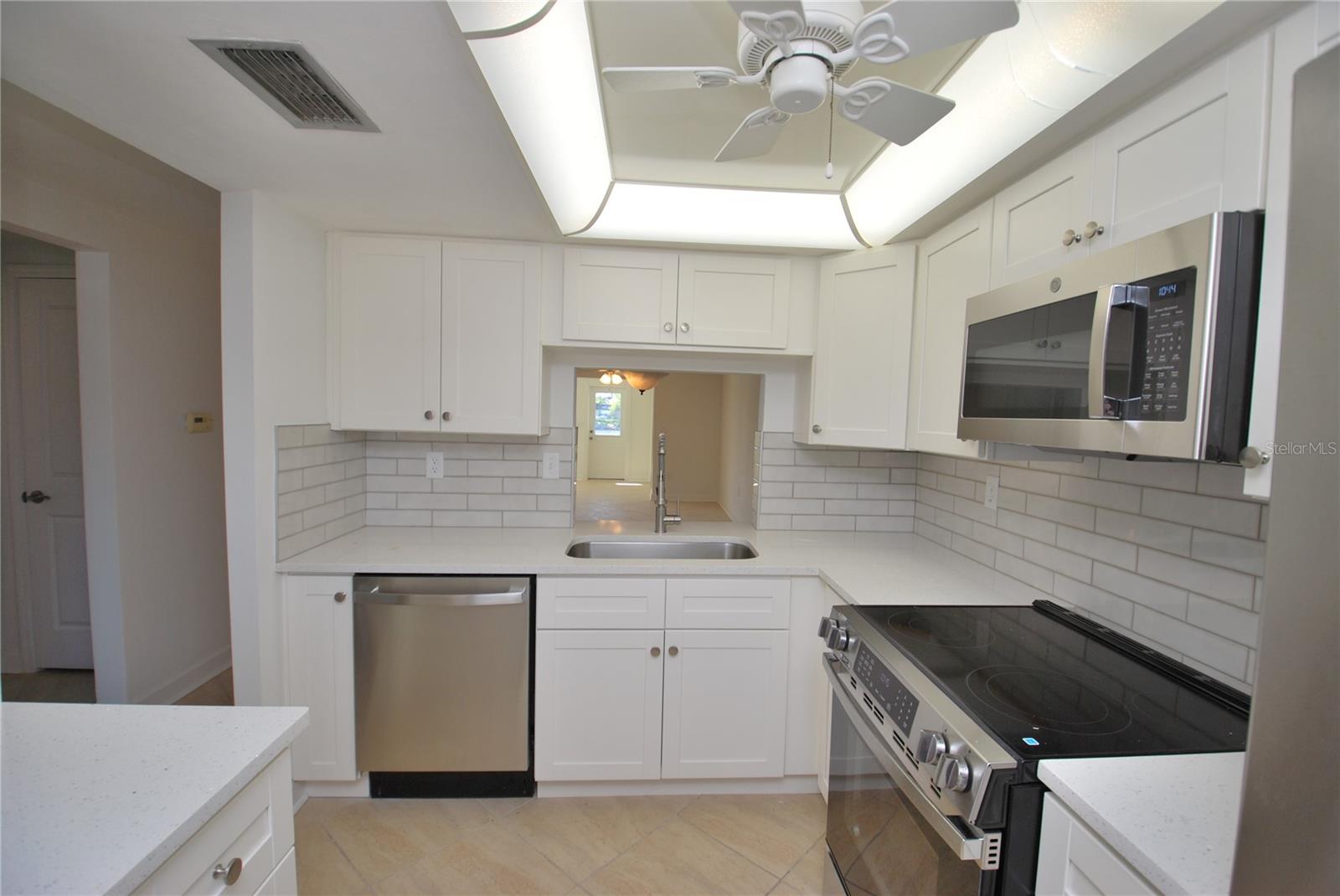 Image 6 of 21 For 4136 Stratford Drive 4136