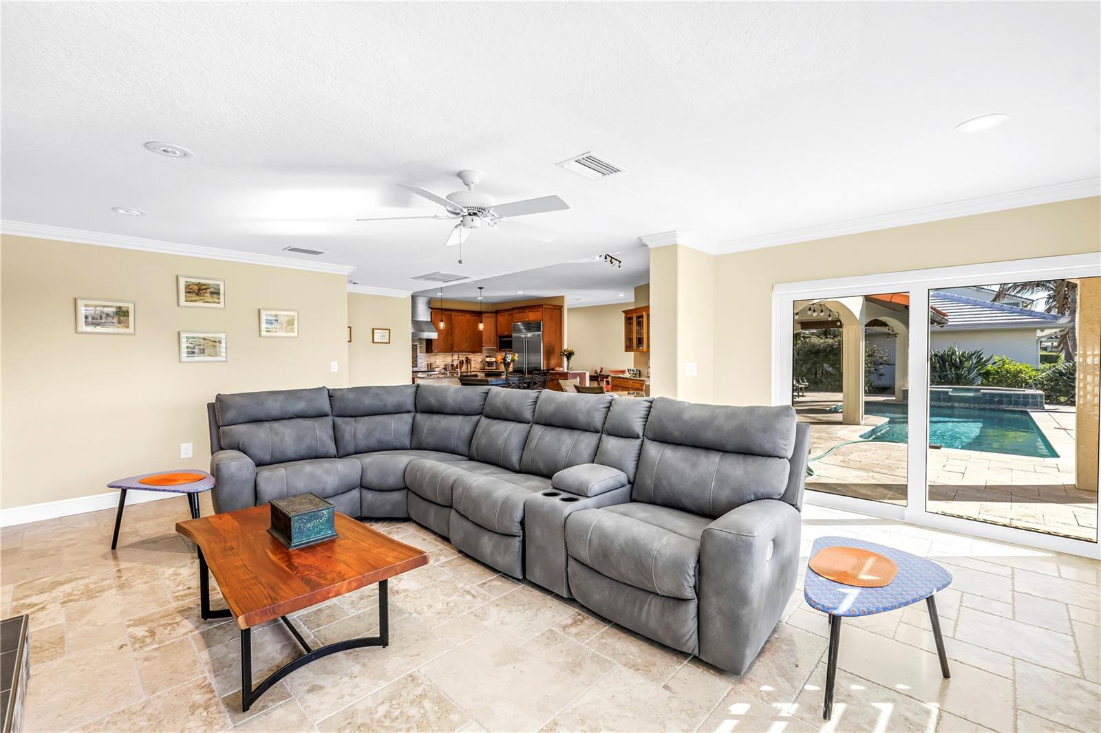 Image 13 of 47 For 1939 Hawaii Avenue Ne