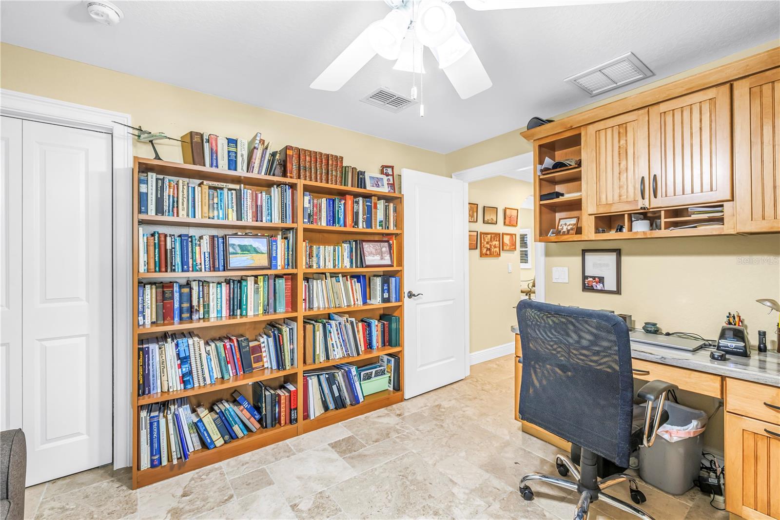 Image 21 of 47 For 1939 Hawaii Avenue Ne