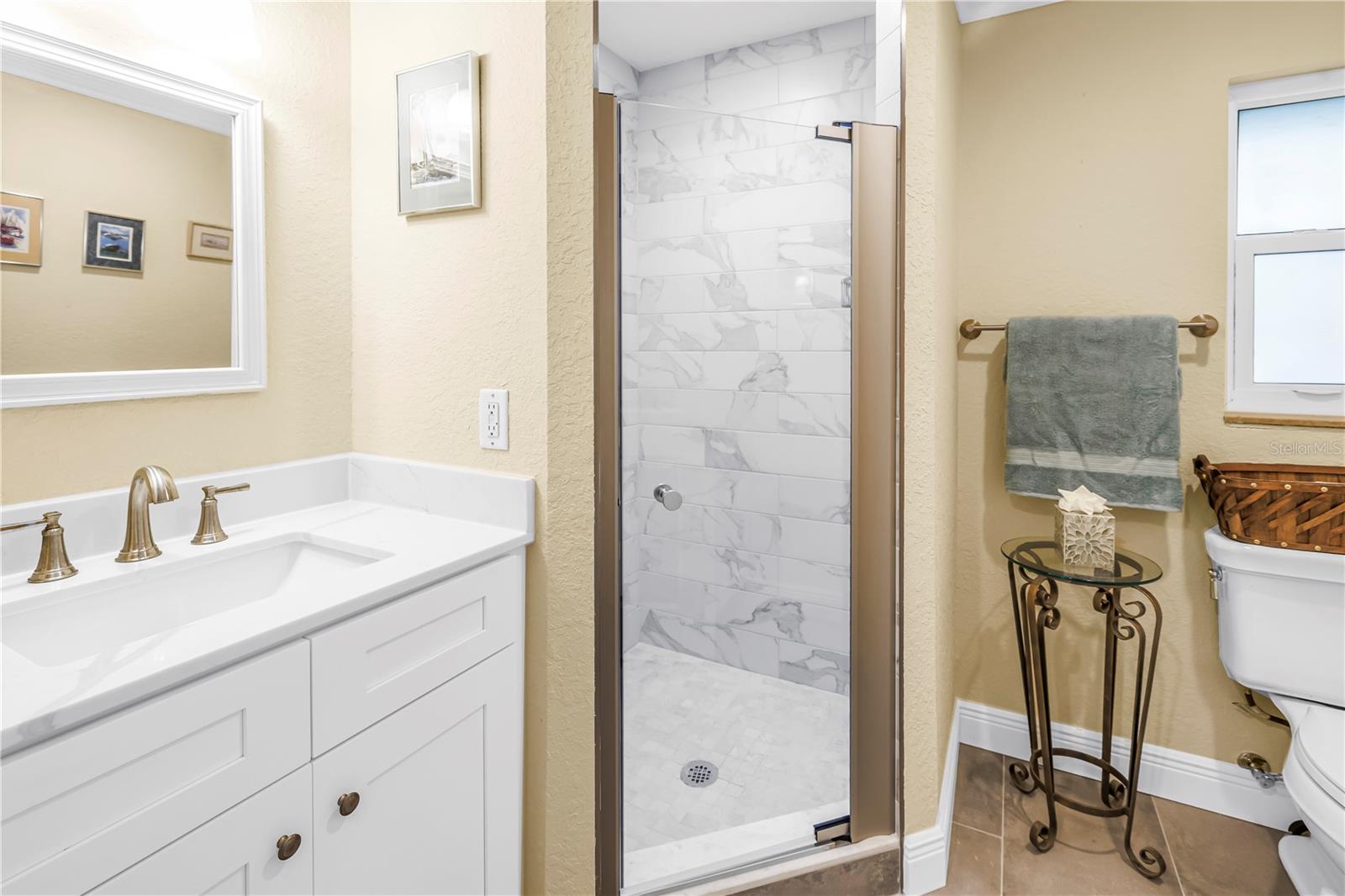 Image 22 of 47 For 1939 Hawaii Avenue Ne