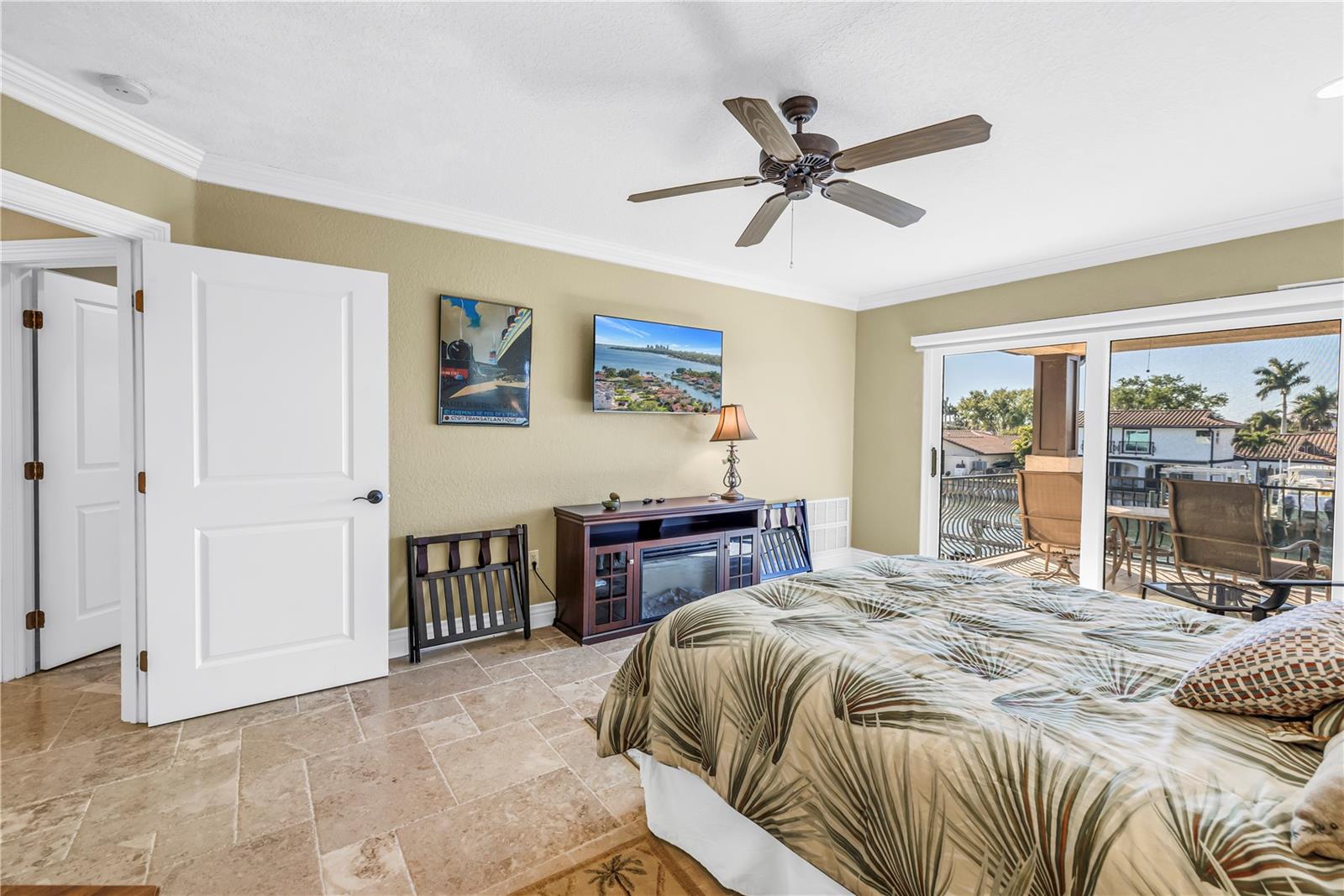 Image 28 of 47 For 1939 Hawaii Avenue Ne