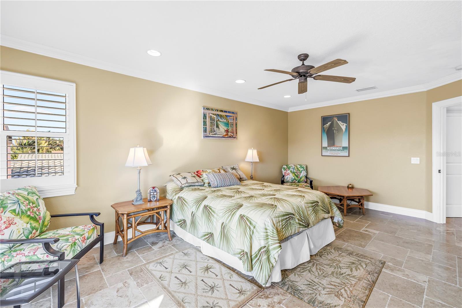 Image 29 of 47 For 1939 Hawaii Avenue Ne