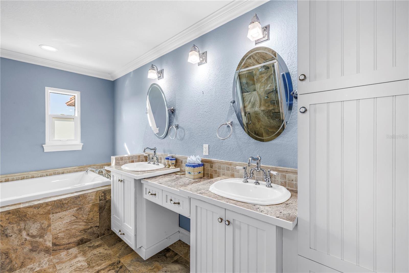 Image 30 of 47 For 1939 Hawaii Avenue Ne