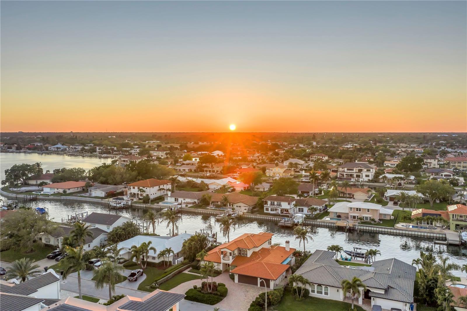 Image 45 of 47 For 1939 Hawaii Avenue Ne