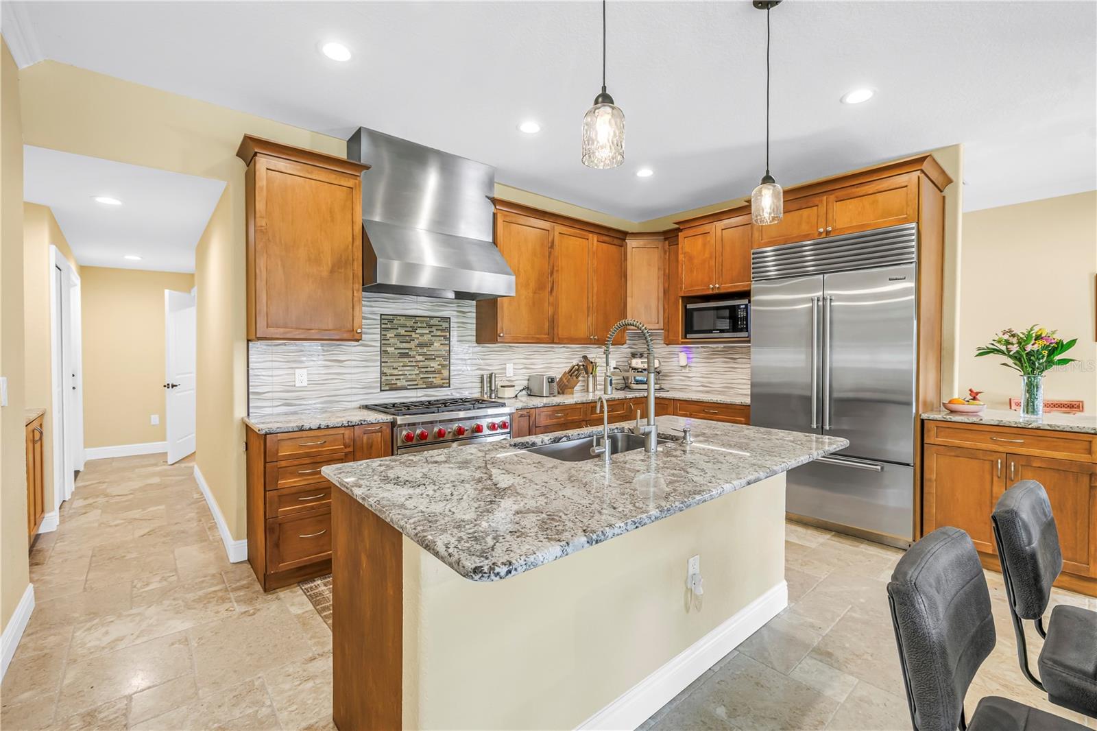 Image 6 of 47 For 1939 Hawaii Avenue Ne