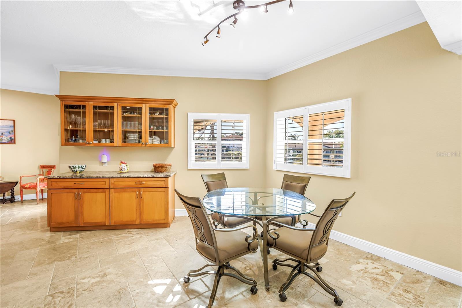 Image 8 of 47 For 1939 Hawaii Avenue Ne