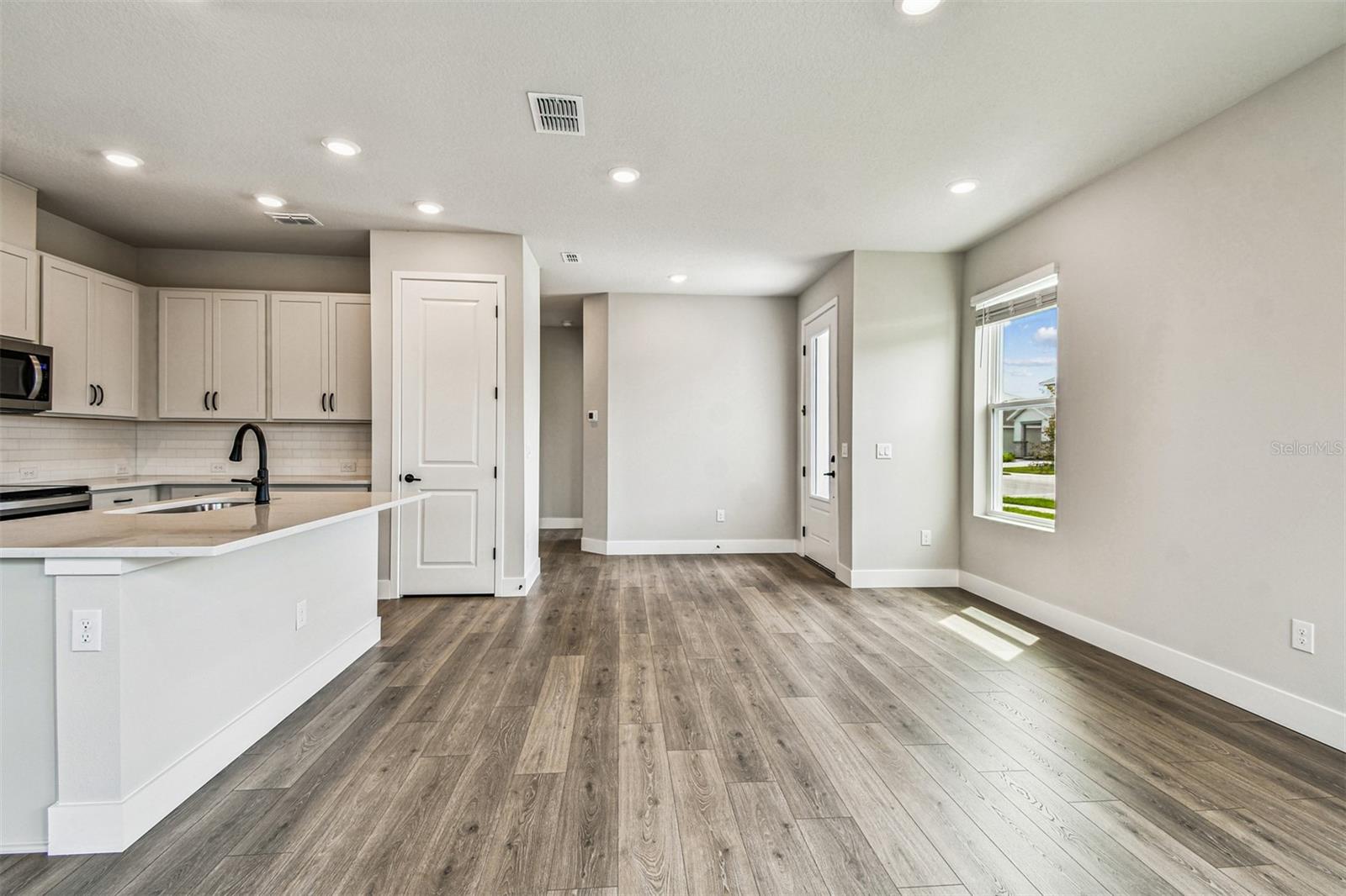 Image 14 of 47 For 11706 Full Moon Loop