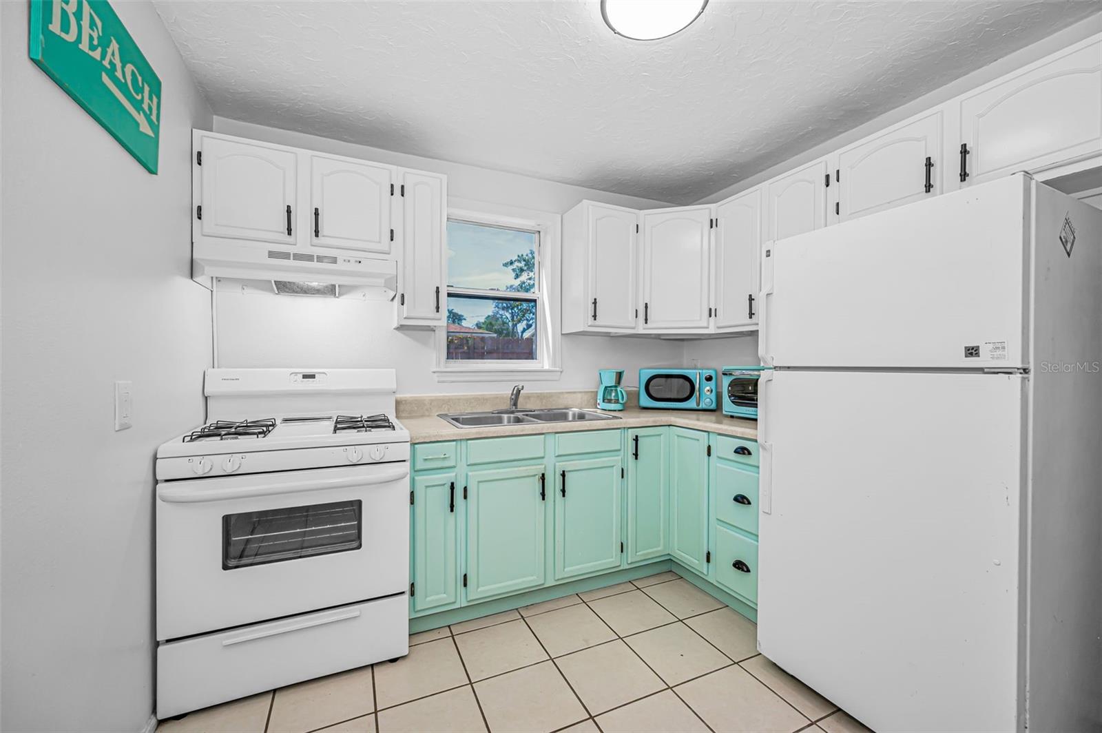 Image 16 of 36 For 1918 Macomber Avenue