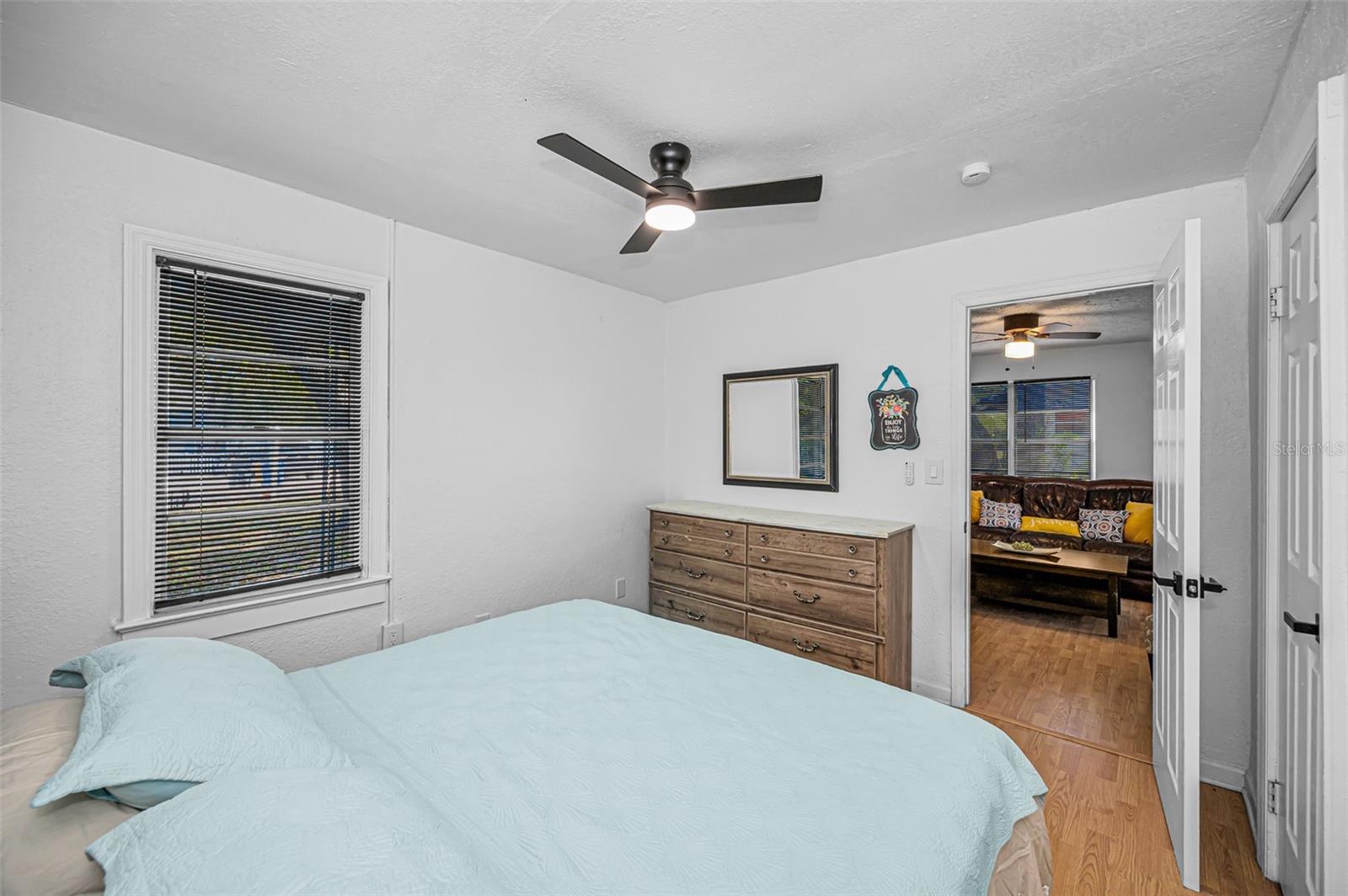 Image 21 of 36 For 1918 Macomber Avenue