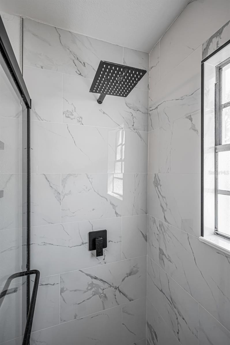 Image 23 of 36 For 1918 Macomber Avenue