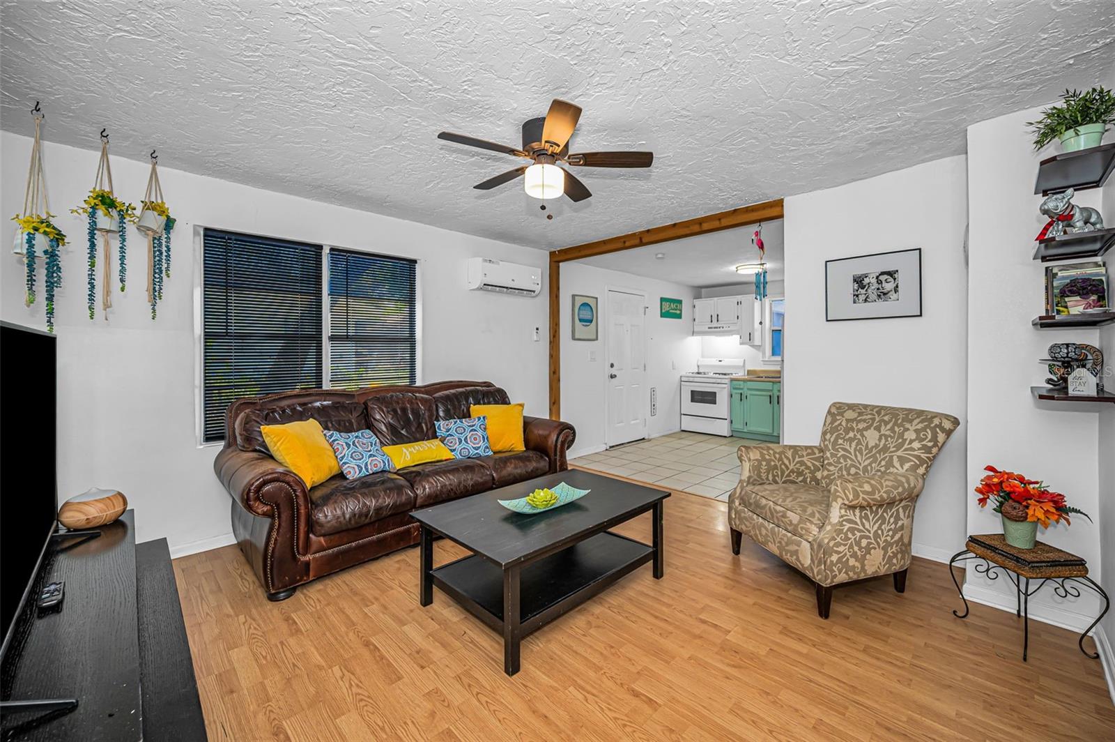 Image 7 of 36 For 1918 Macomber Avenue