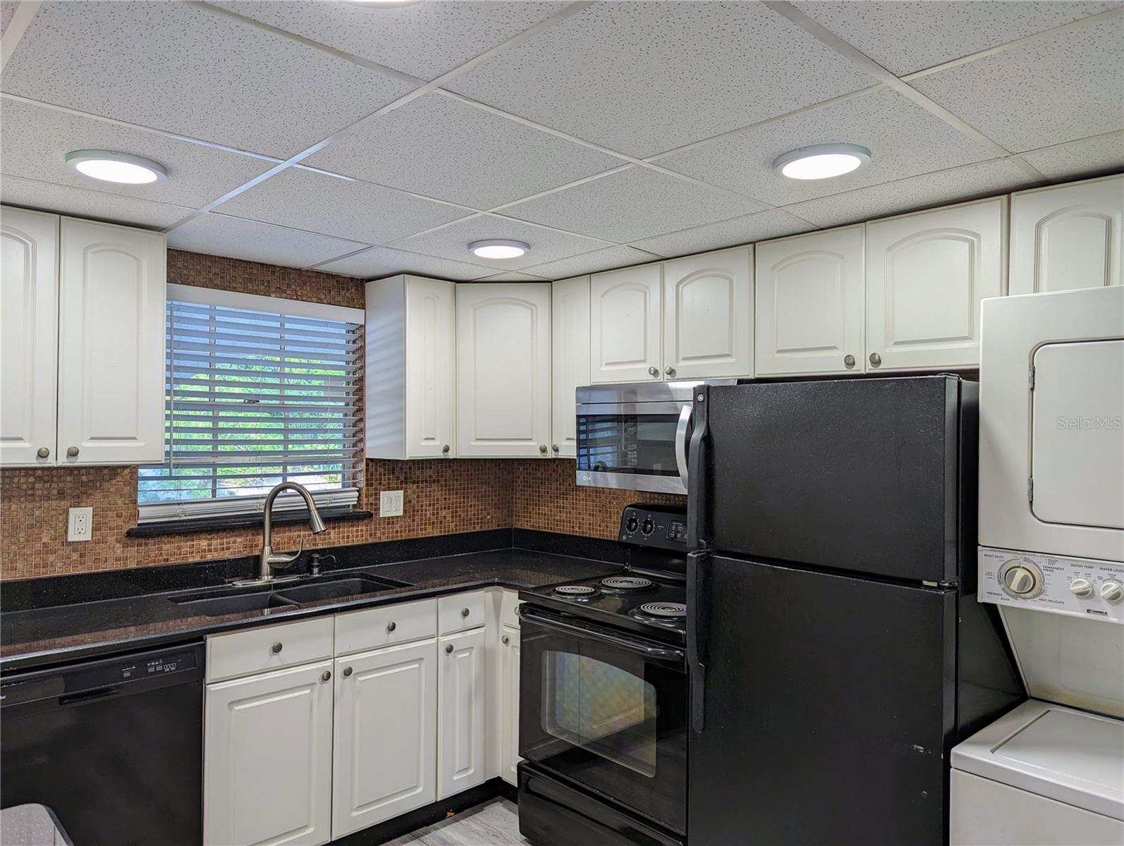 Image 2 of 7 For 701 Russell Lane 209