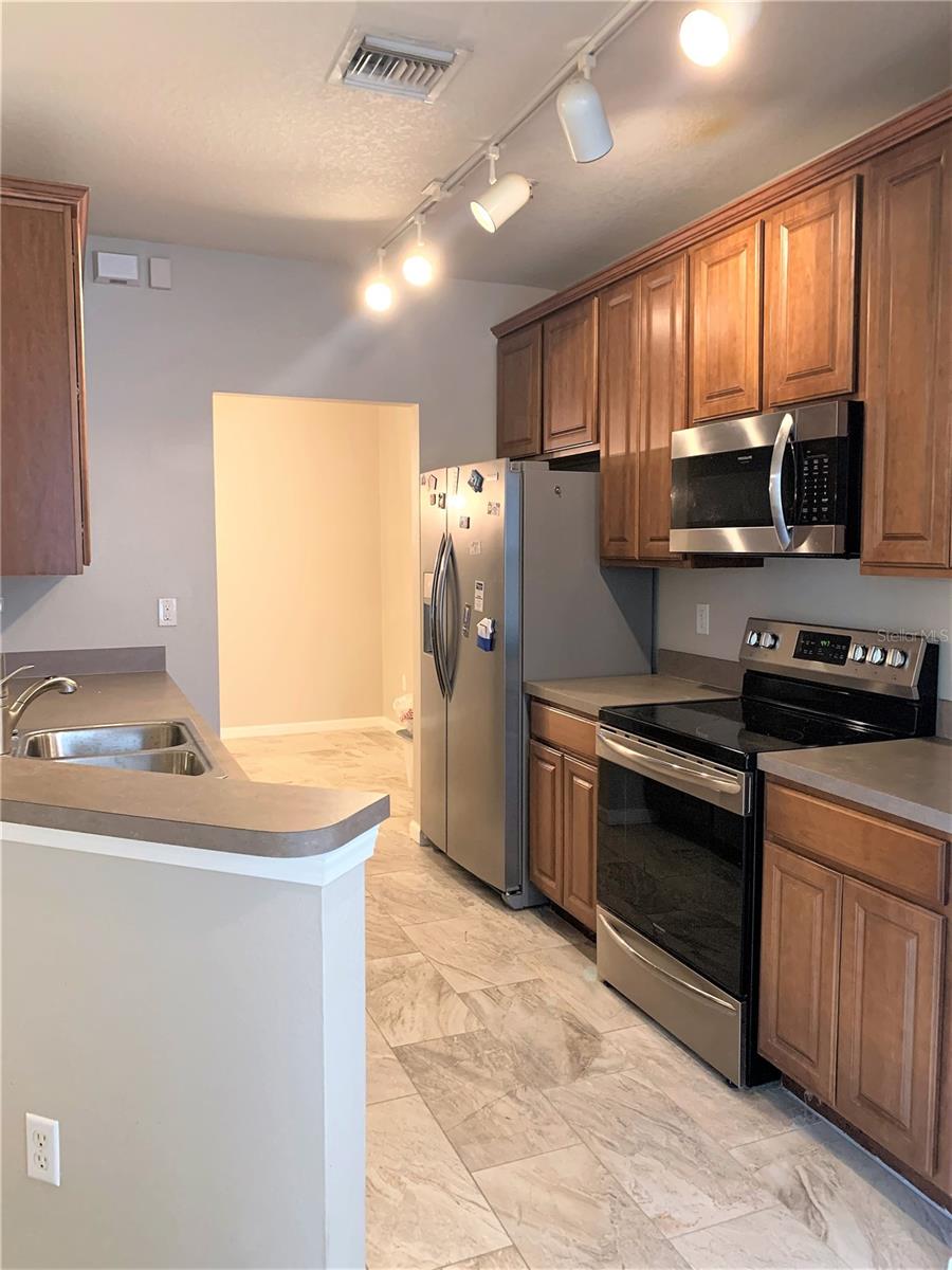 Image 13 of 35 For 10222 River Palencia Court 10222