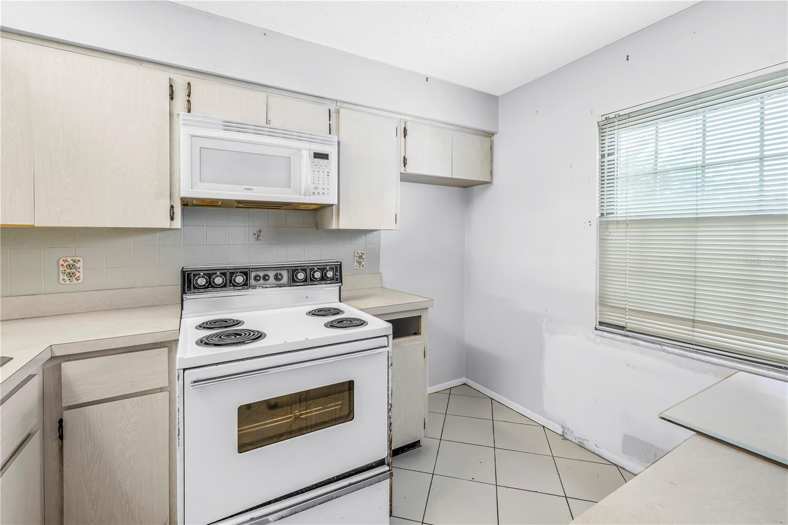 Listing photo id 1 for 4774 Lake Boulevard 9b