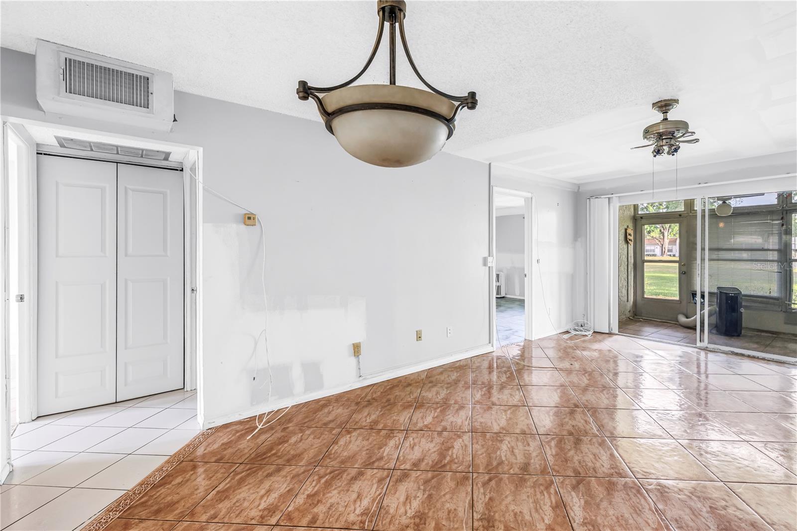 Listing photo id 2 for 4774 Lake Boulevard 9b