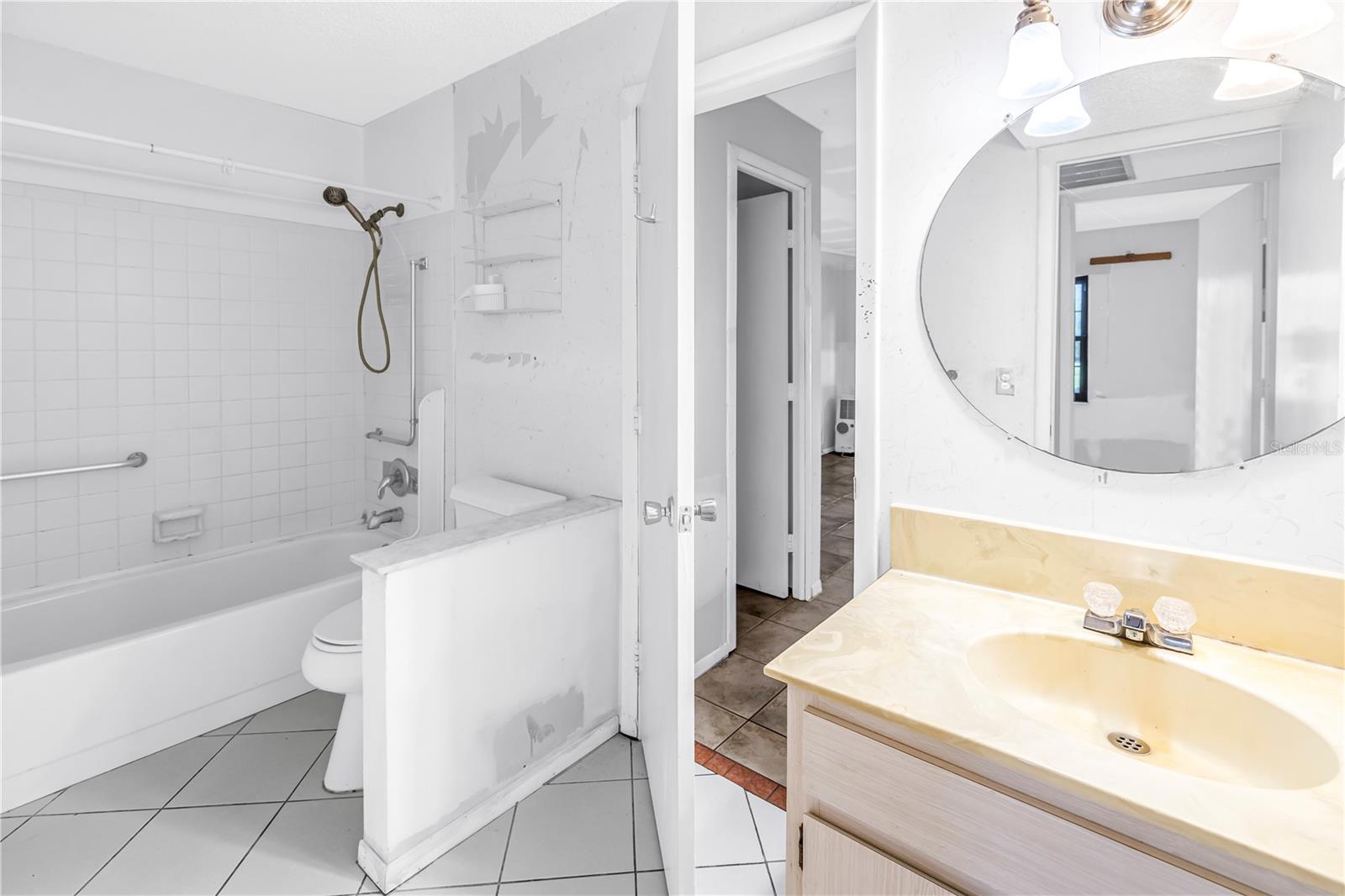 Listing photo id 5 for 4774 Lake Boulevard 9b