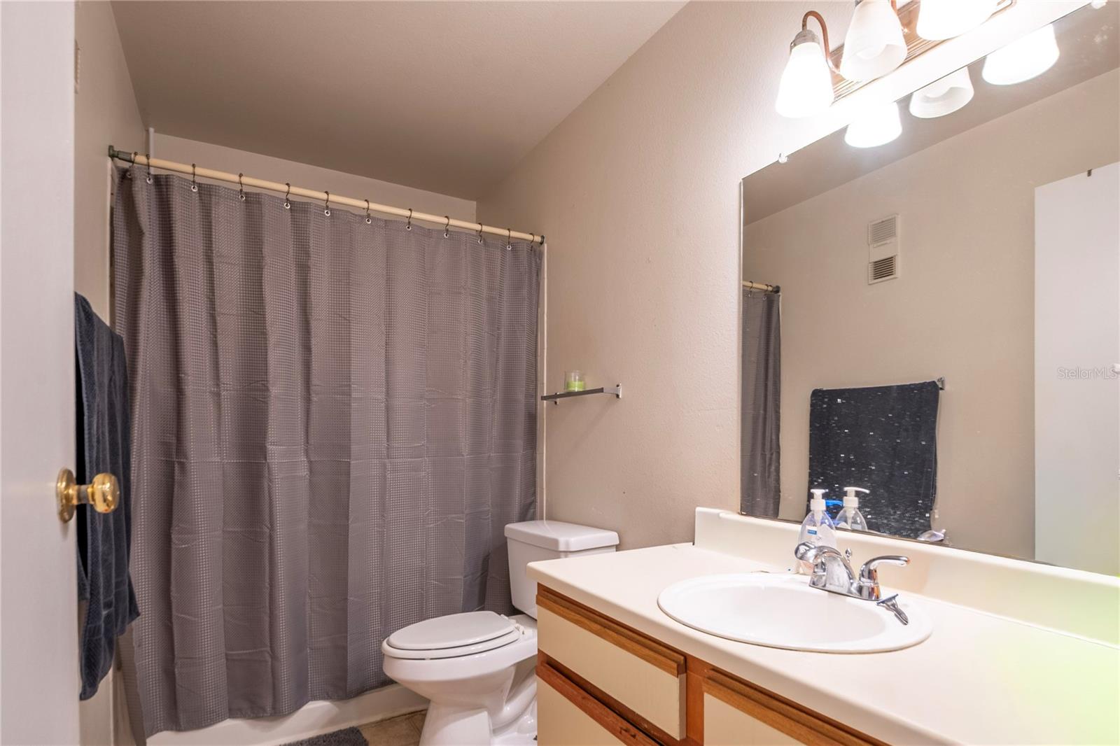 Image 11 of 31 For 1400 Gandy Boulevard N 1111