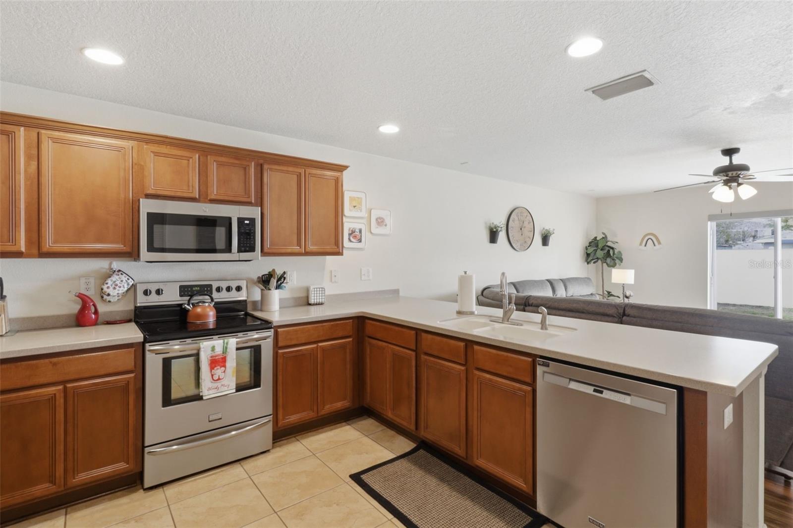 Image 8 of 24 For 5044 Dancing Bay Lane