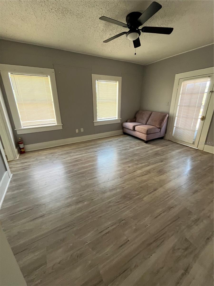 Image 4 of 7 For 1907 Morgan Street C