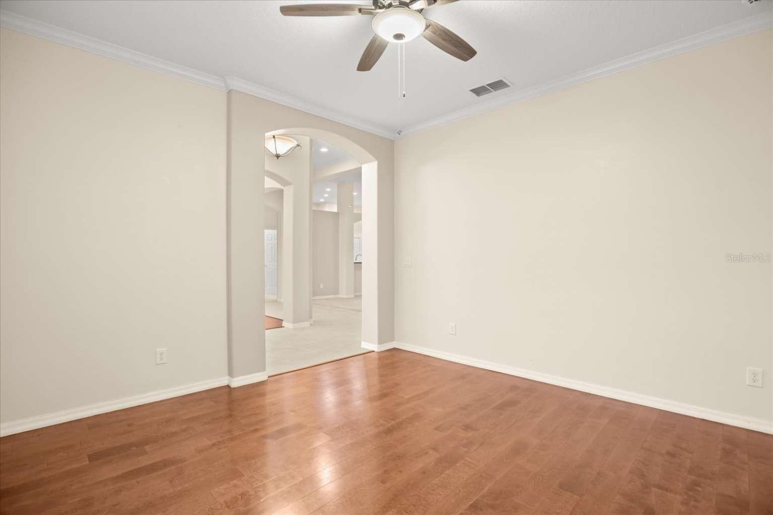 Image 17 of 71 For 597 Sand Wedge Loop