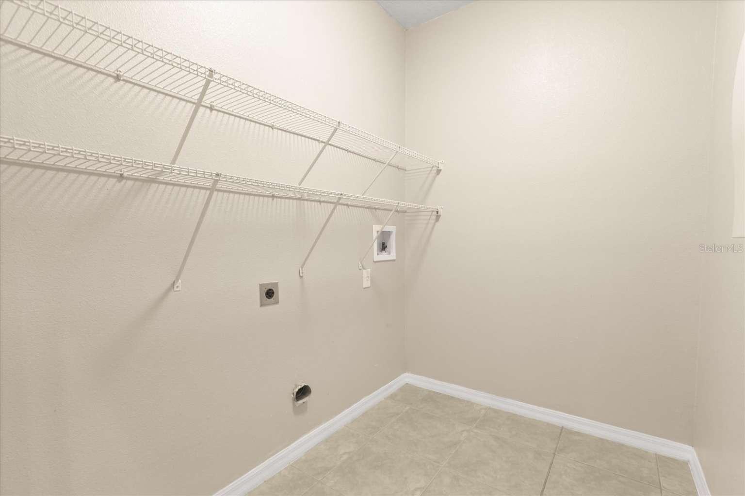 Image 26 of 71 For 597 Sand Wedge Loop