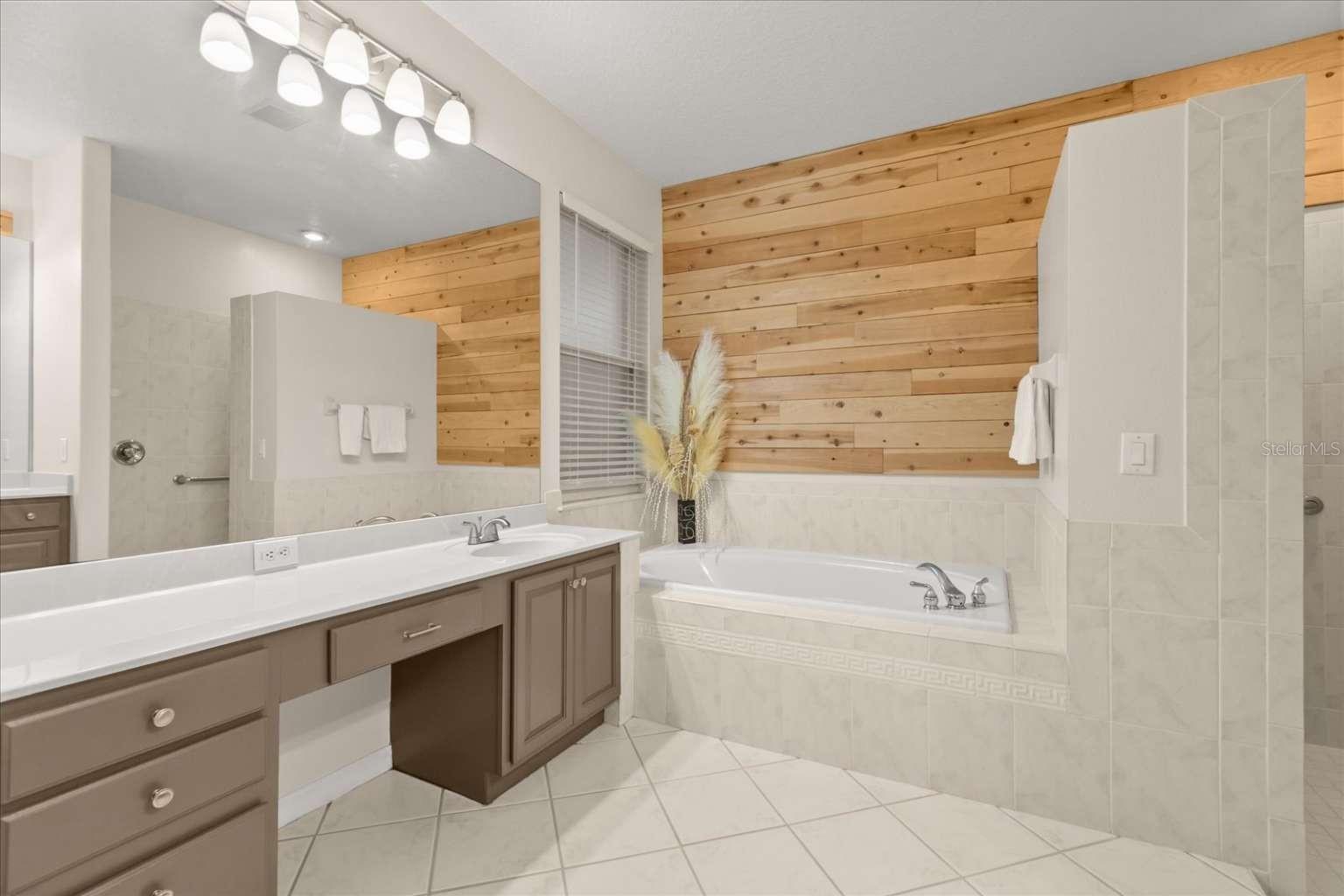 Image 40 of 71 For 597 Sand Wedge Loop