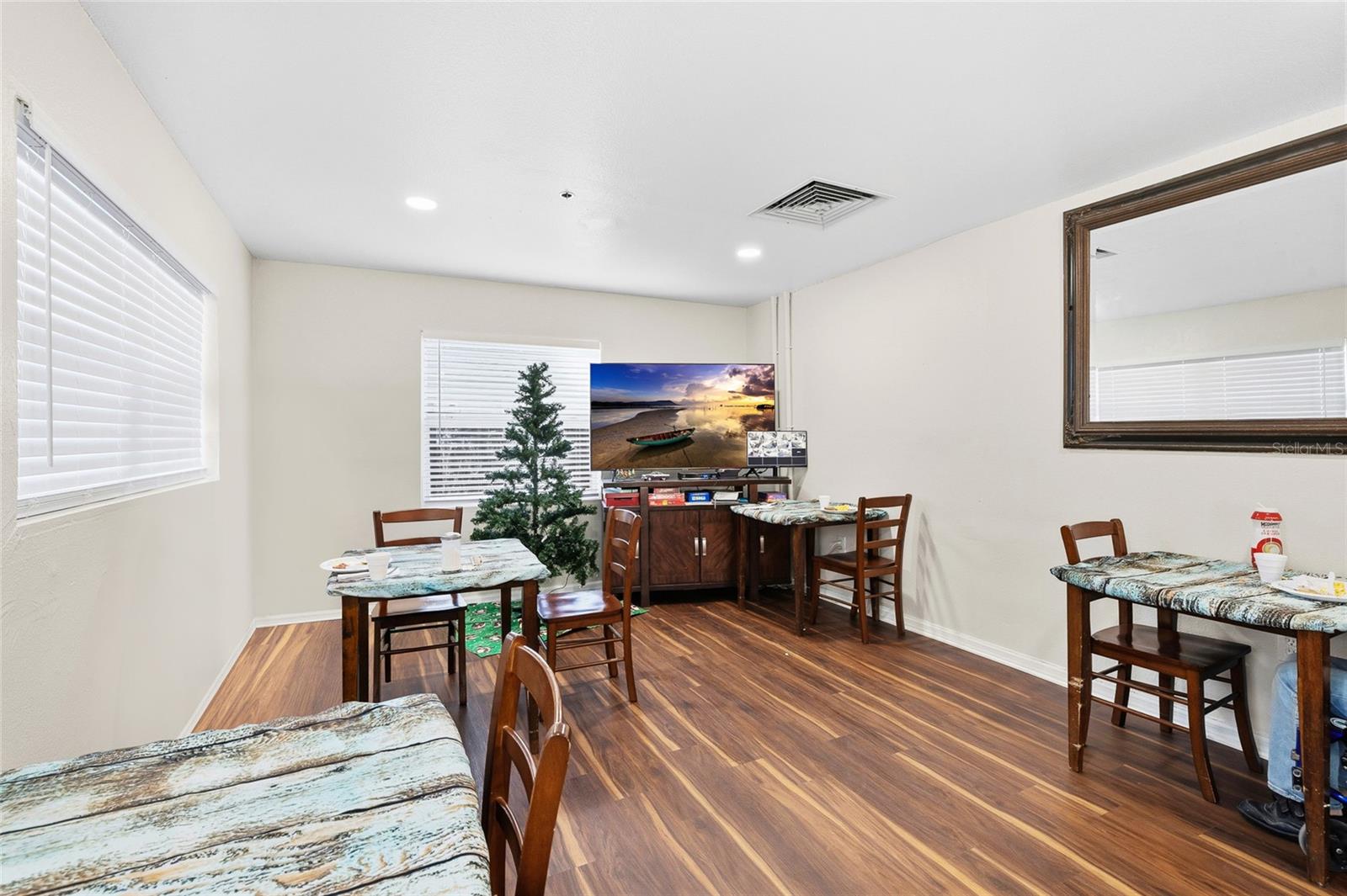 Image 3 of 20 For 820 15th Street N