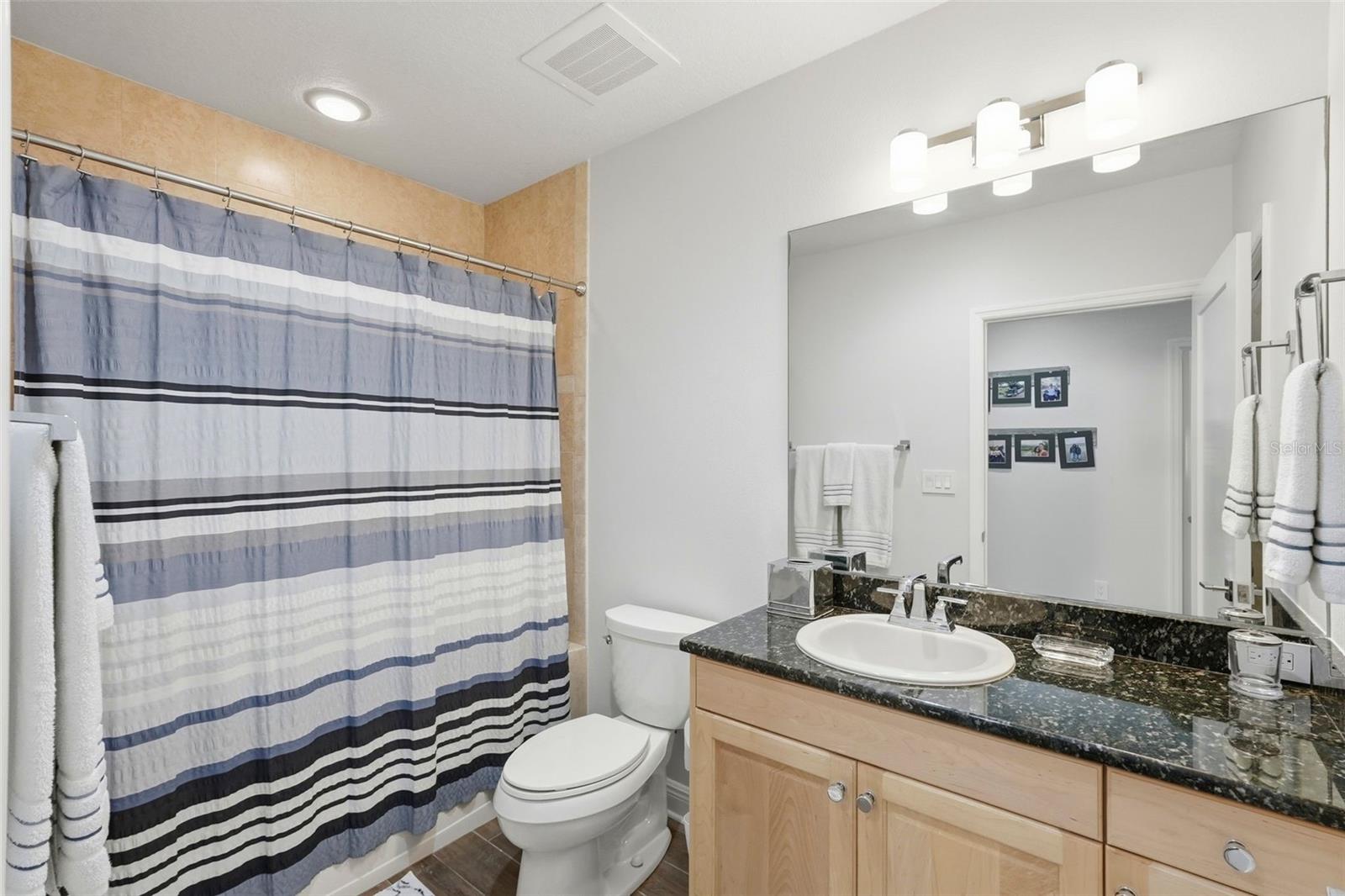 Image 34 of 57 For 17715 Gulf Boulevard 306