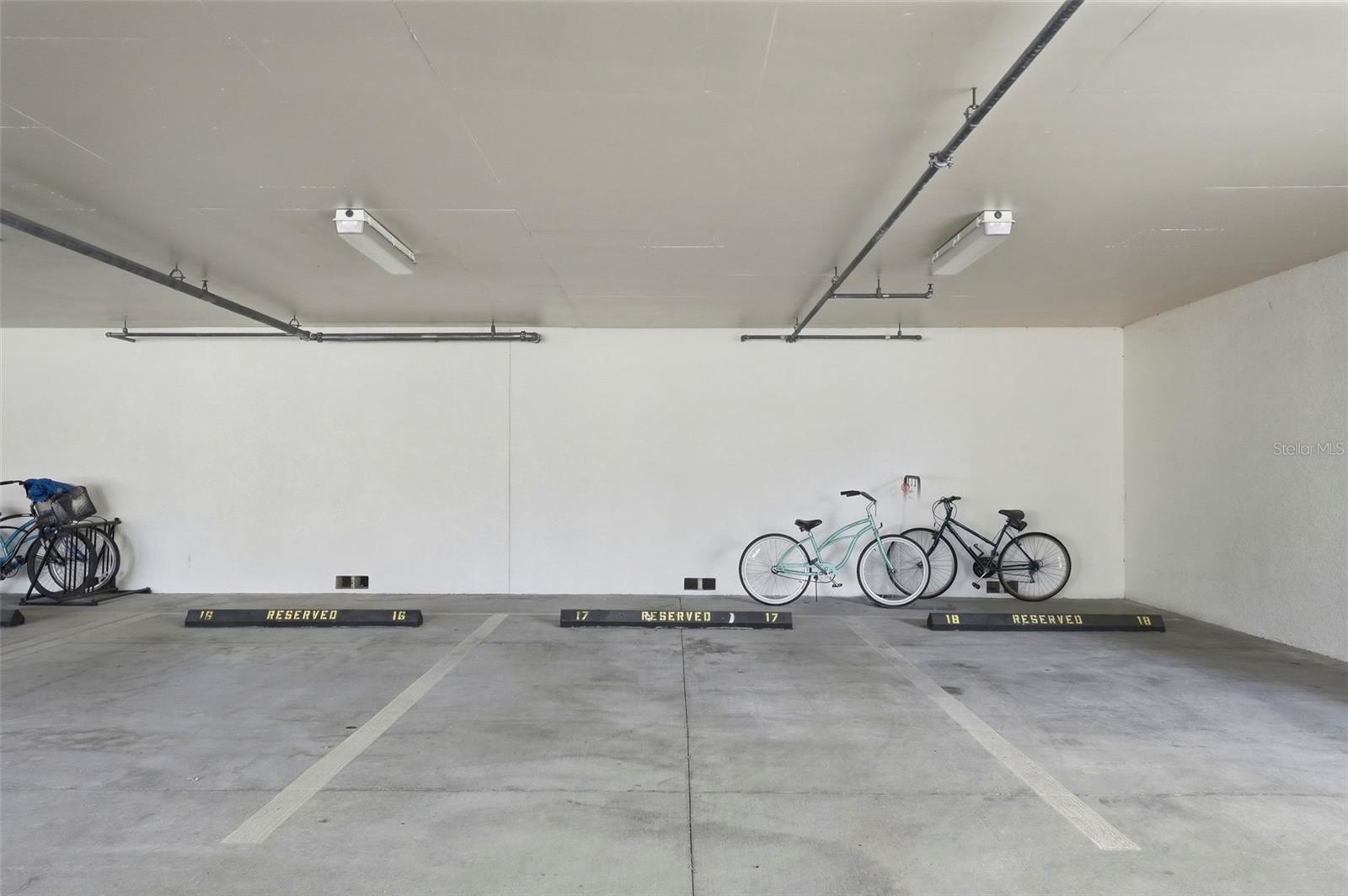 Image 37 of 57 For 17715 Gulf Boulevard 306