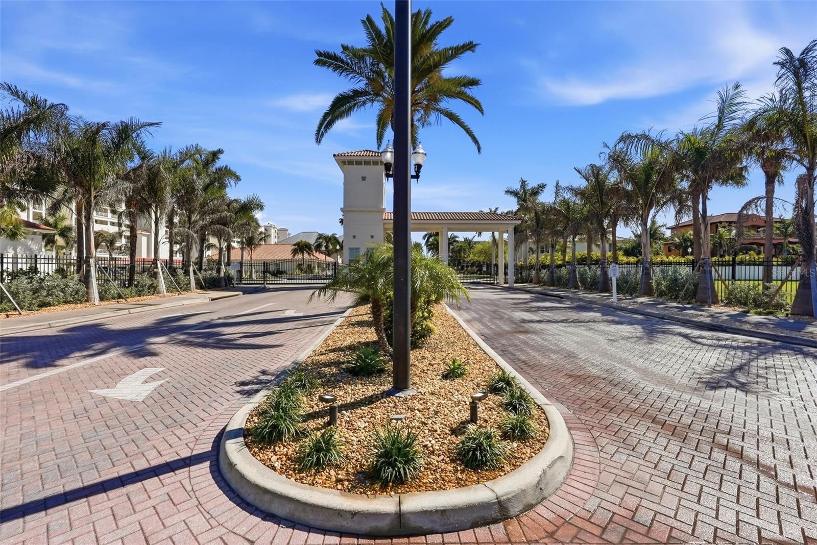 Image 48 of 57 For 17715 Gulf Boulevard 306