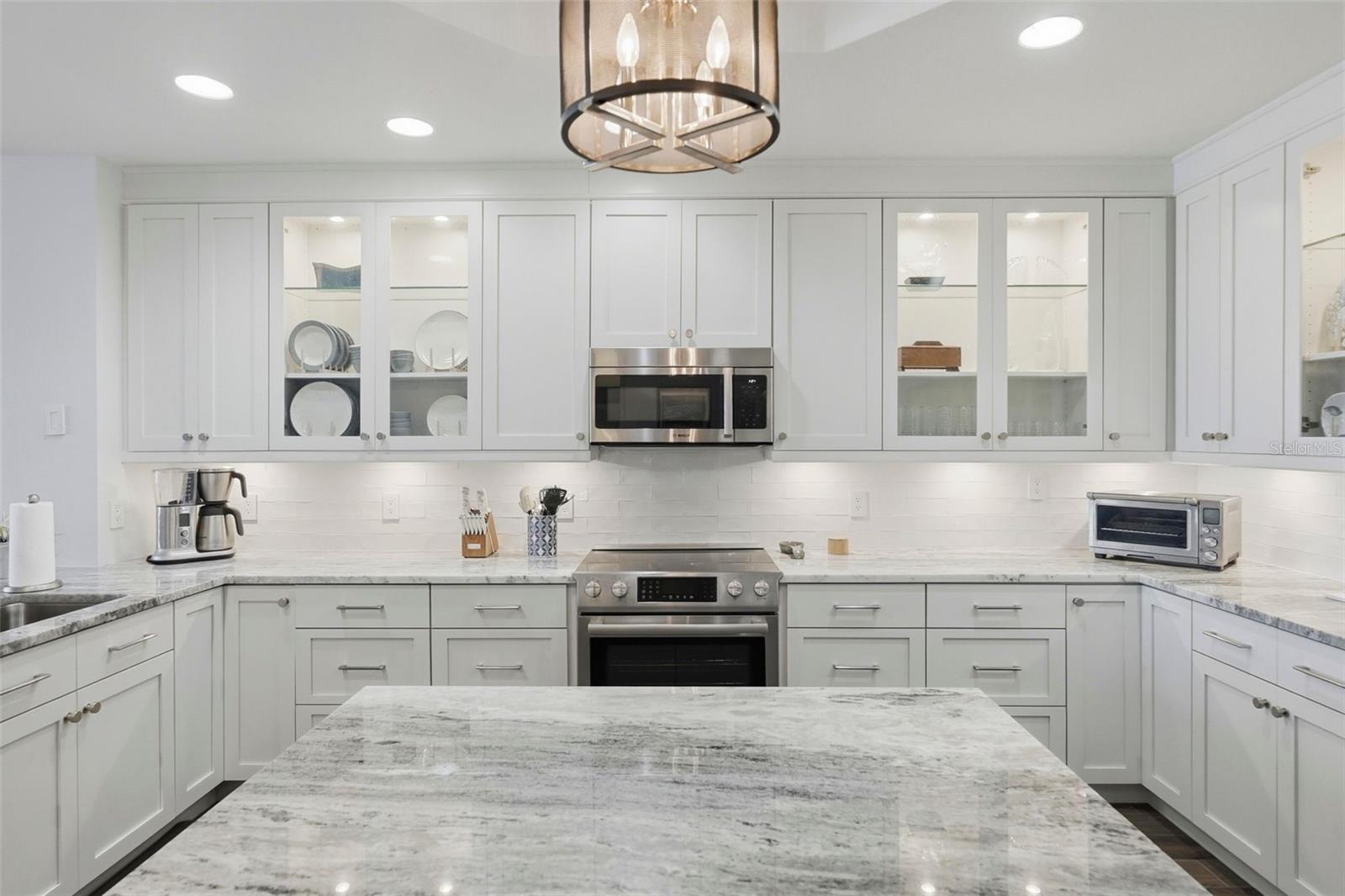 Image 9 of 57 For 17715 Gulf Boulevard 306