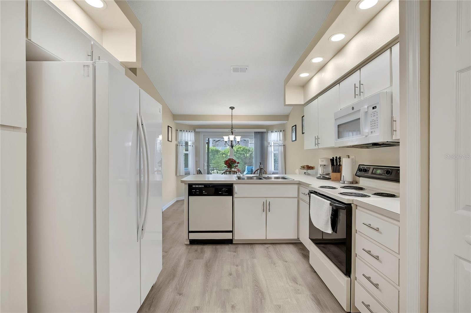 Image 10 of 44 For 7274 Aloe Drive