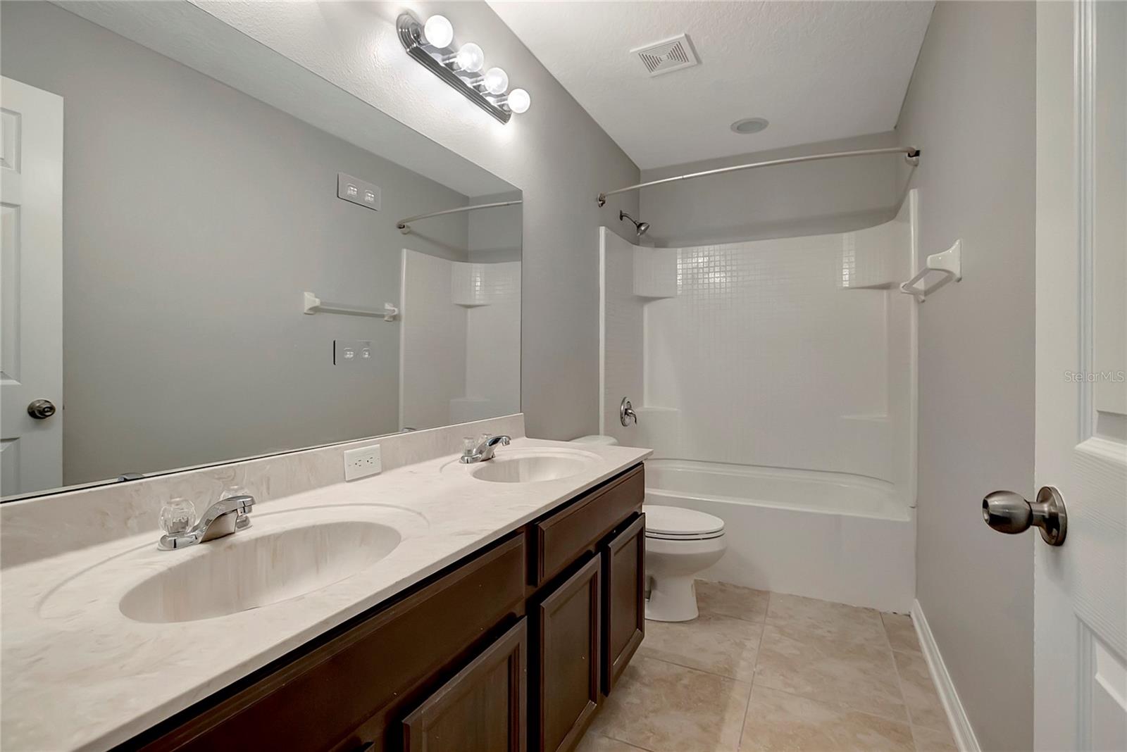 Image 39 of 49 For 10653 Pictorial Park Drive