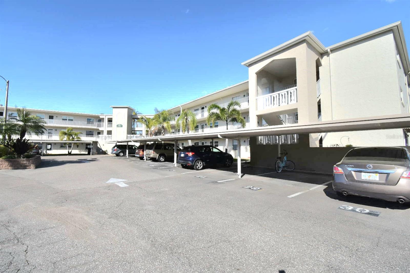 Image 2 of 15 For 952 Virginia Street 107