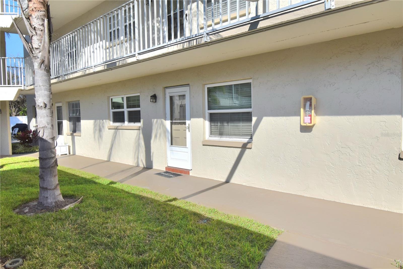 Image 3 of 15 For 952 Virginia Street 107