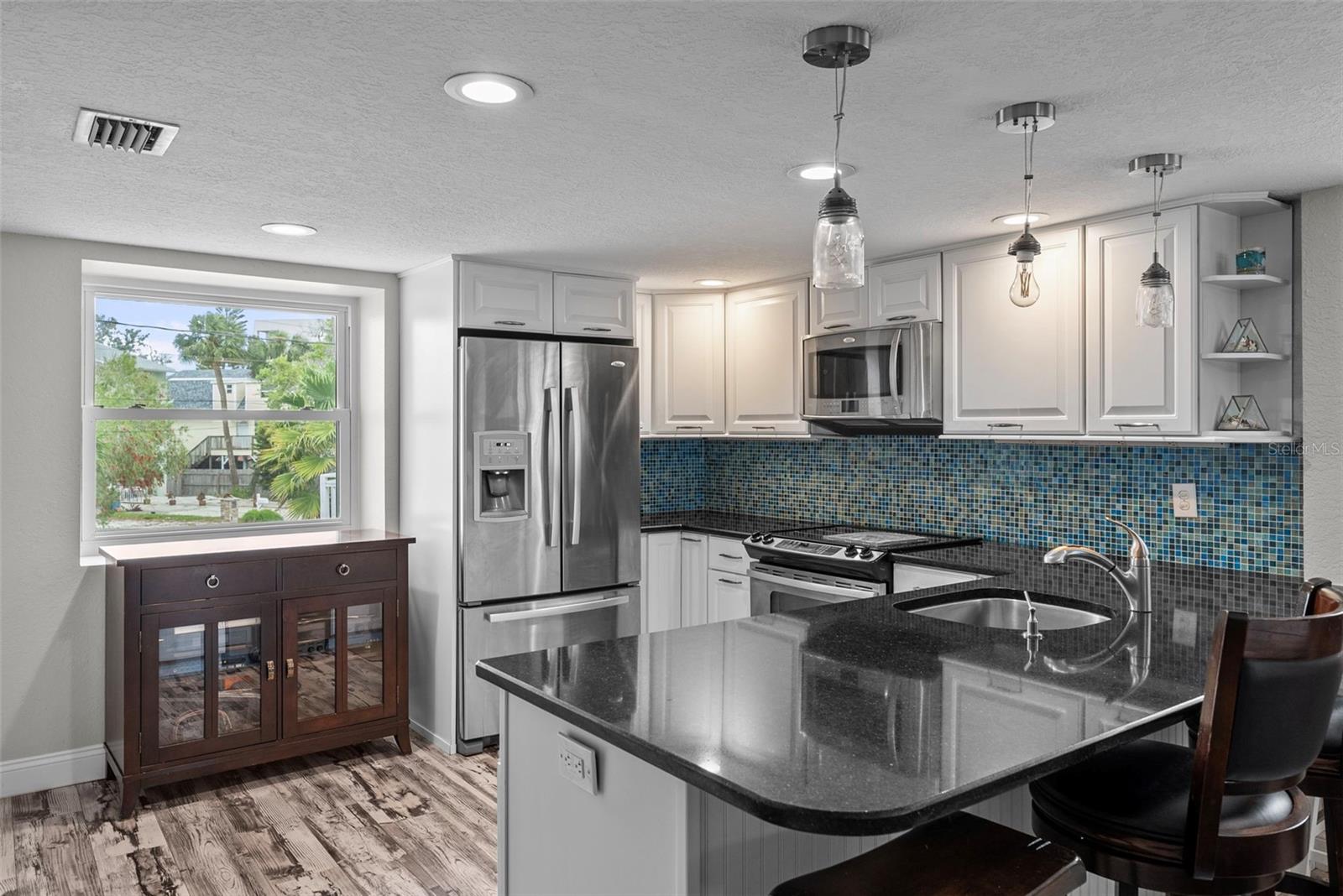 Image 13 of 64 For 619 2nd Street 2