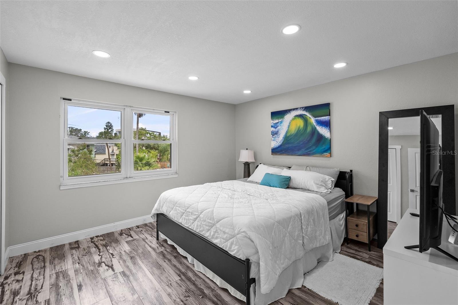 Image 22 of 64 For 619 2nd Street 2