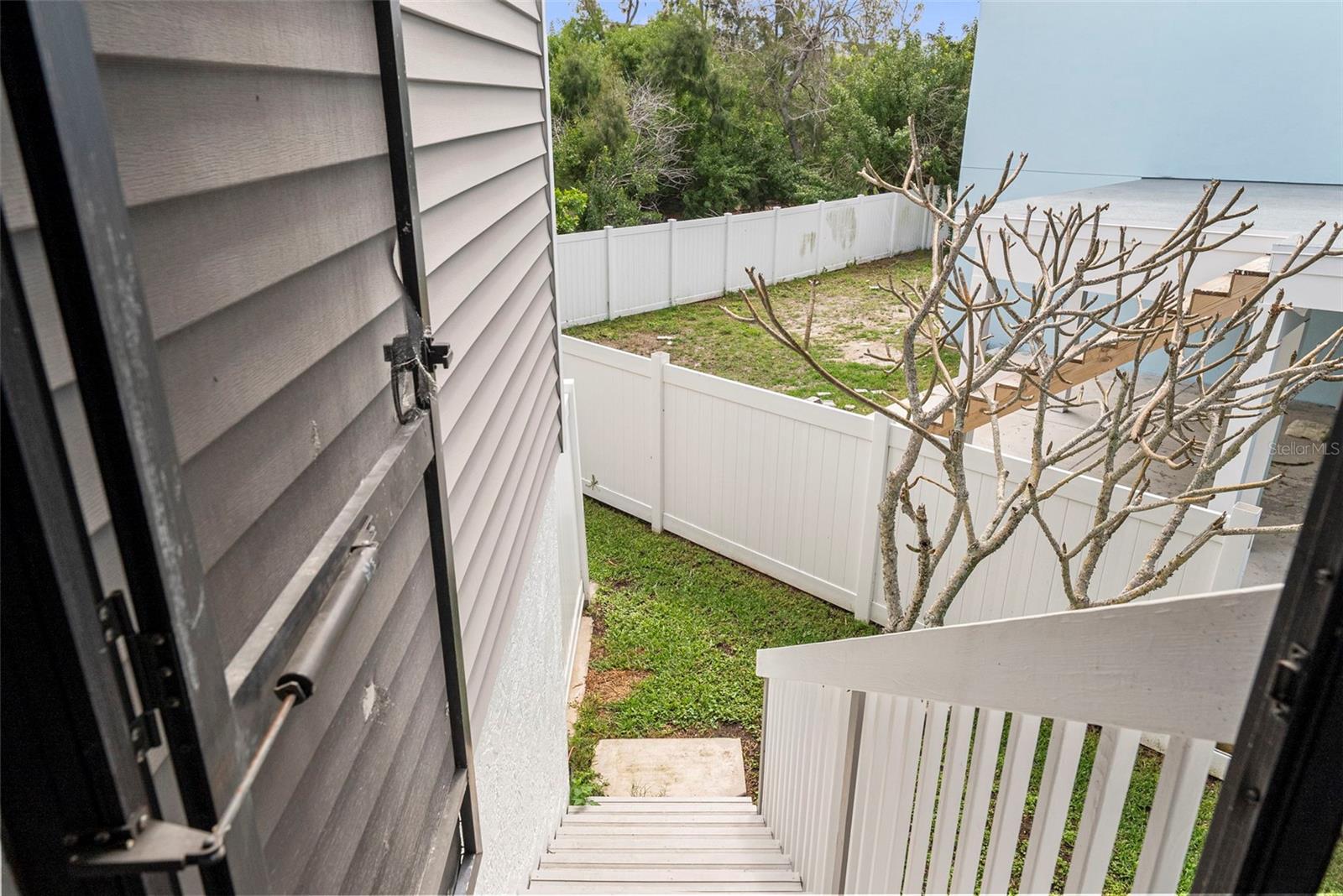 Image 28 of 64 For 619 2nd Street 2