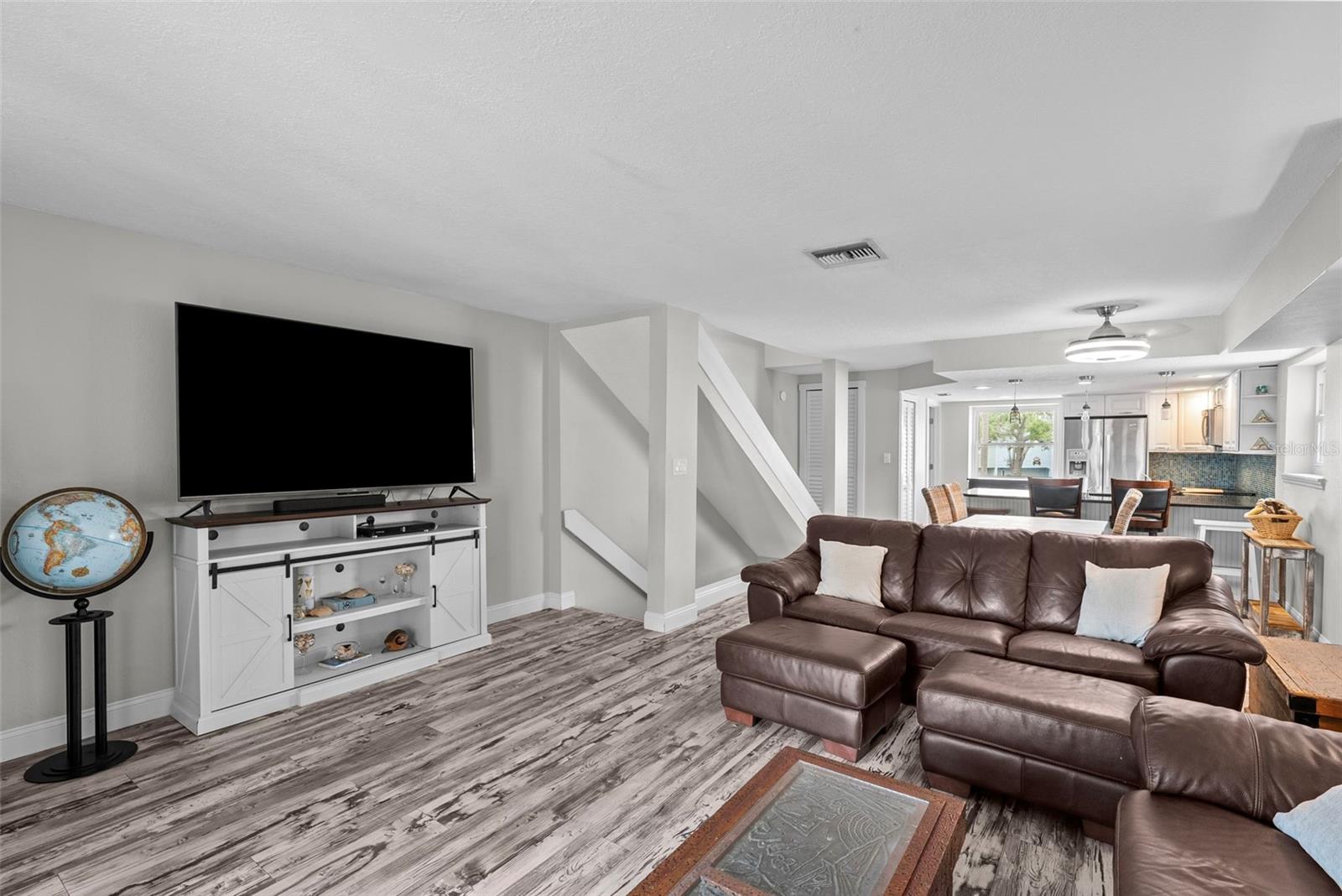 Image 8 of 64 For 619 2nd Street 2