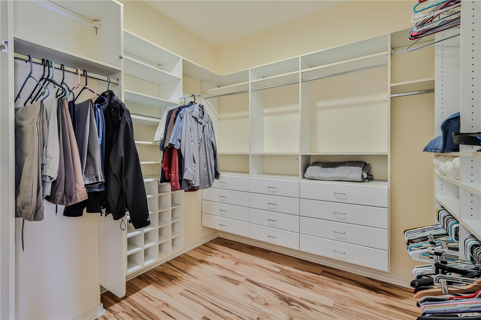 Image 14 of 100 For 5140 Championship Cup Lane