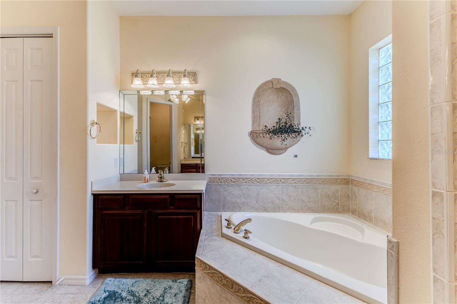 Image 19 of 100 For 5140 Championship Cup Lane