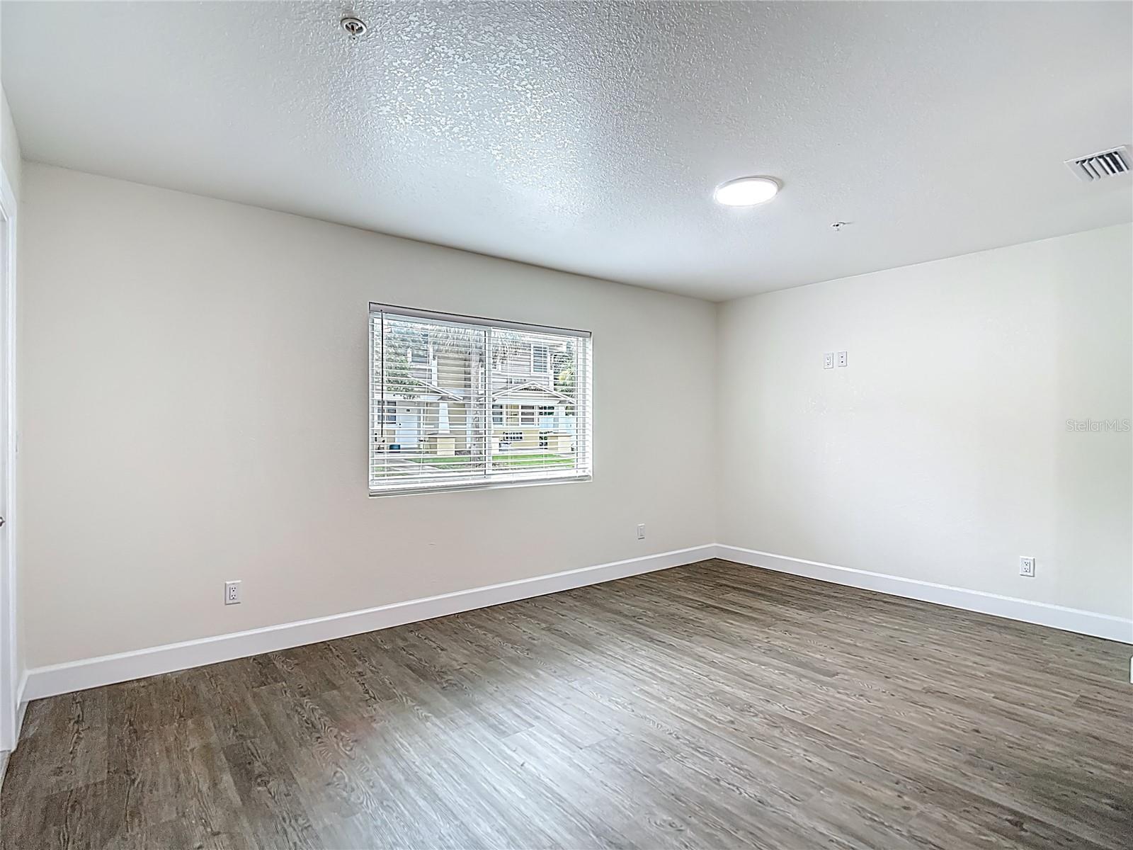 Image 12 of 25 For 401 Boyer Street 3