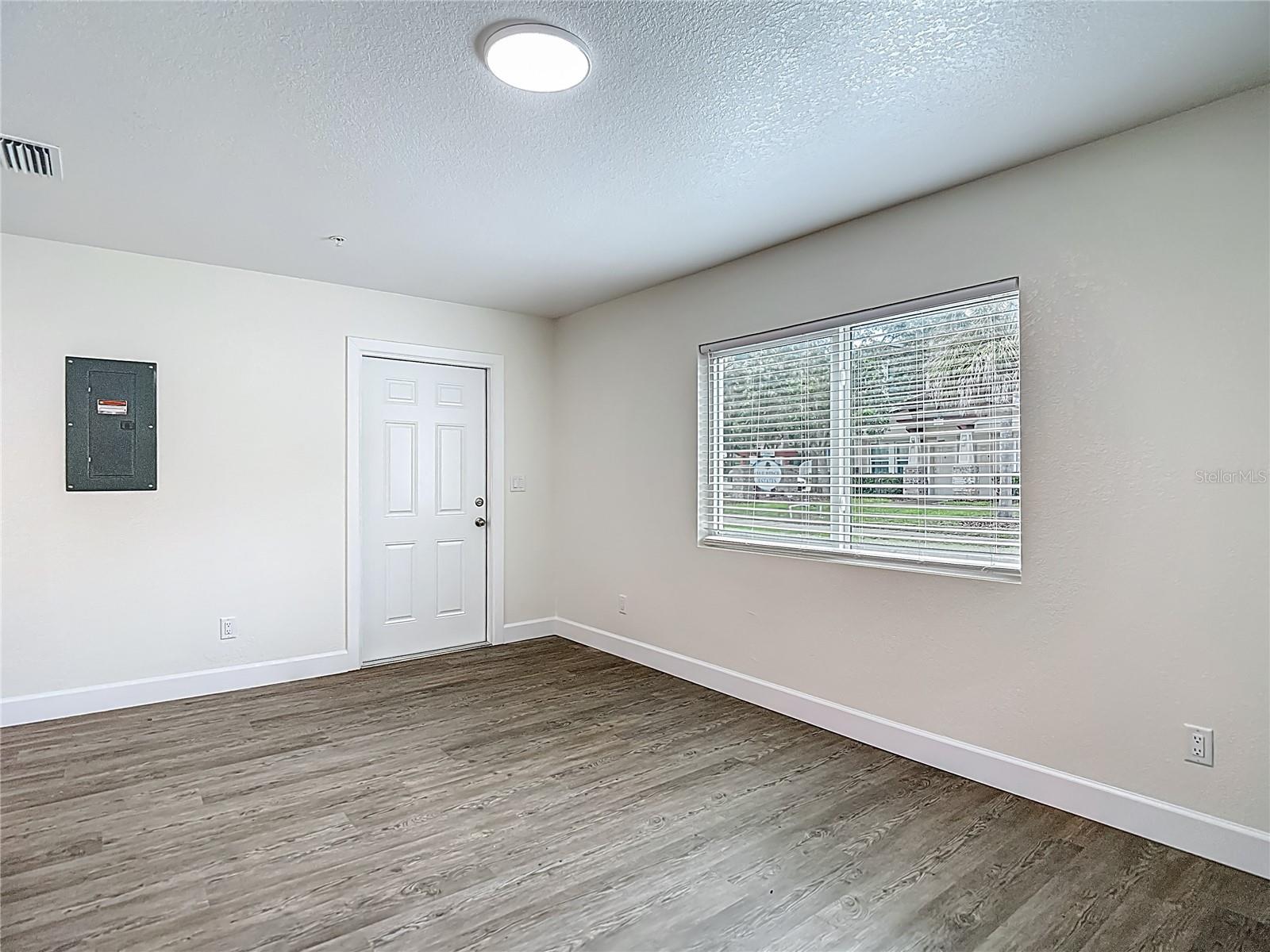 Image 19 of 25 For 401 Boyer Street 3