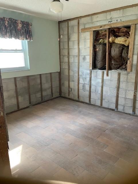 Image 39 of 49 For 1924 62nd Avenue Ne