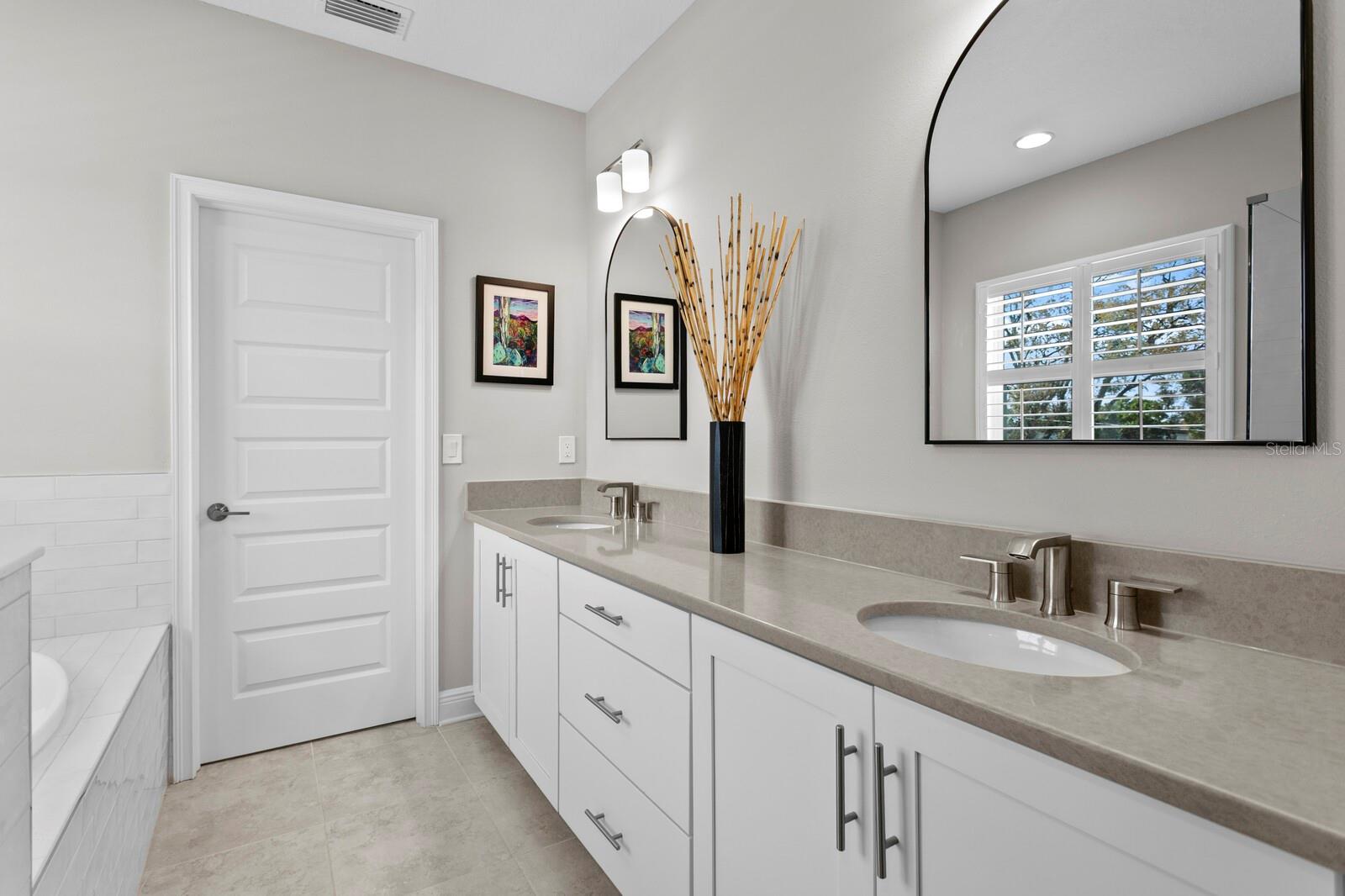 Image 52 of 66 For 2702 Cass Street