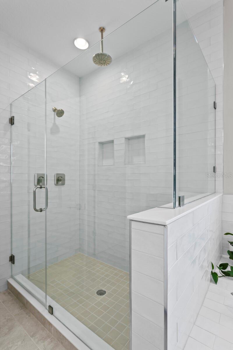 Image 54 of 66 For 2702 Cass Street